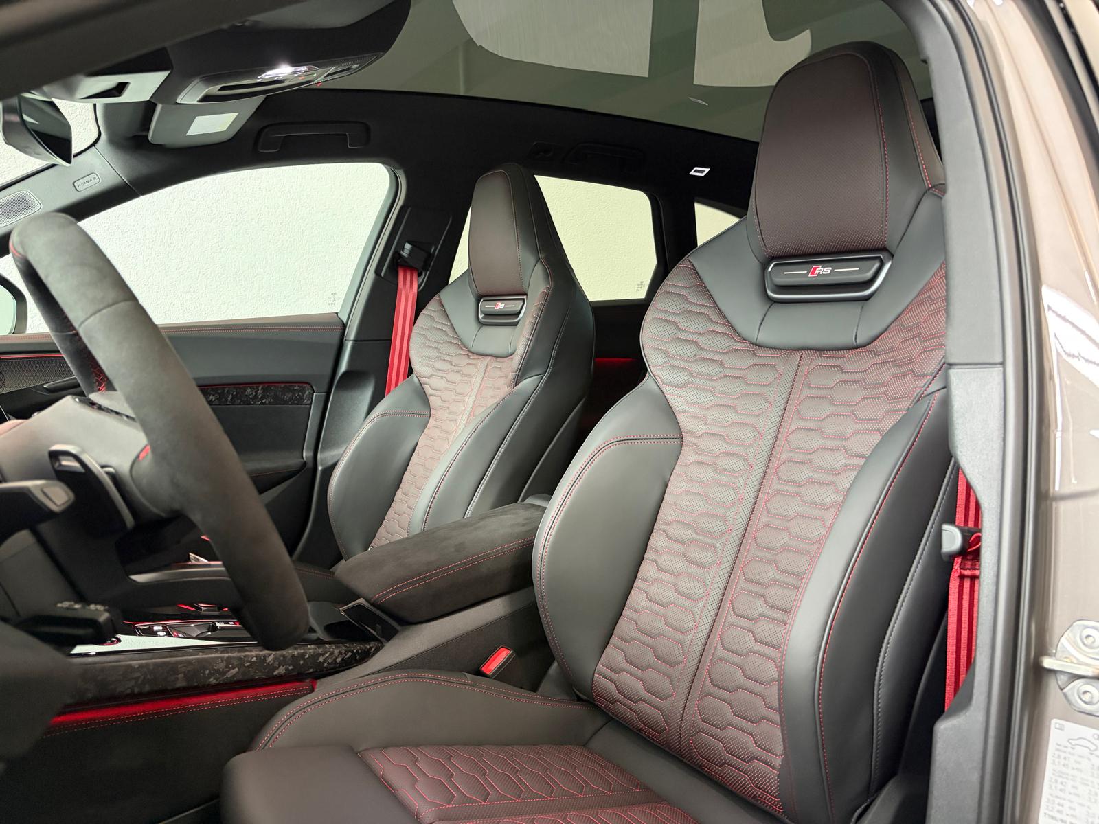 AUDI RS 5 Avant TFSI 470 kW Tiptronic quattro *Pack RS *Attelage*-image-10