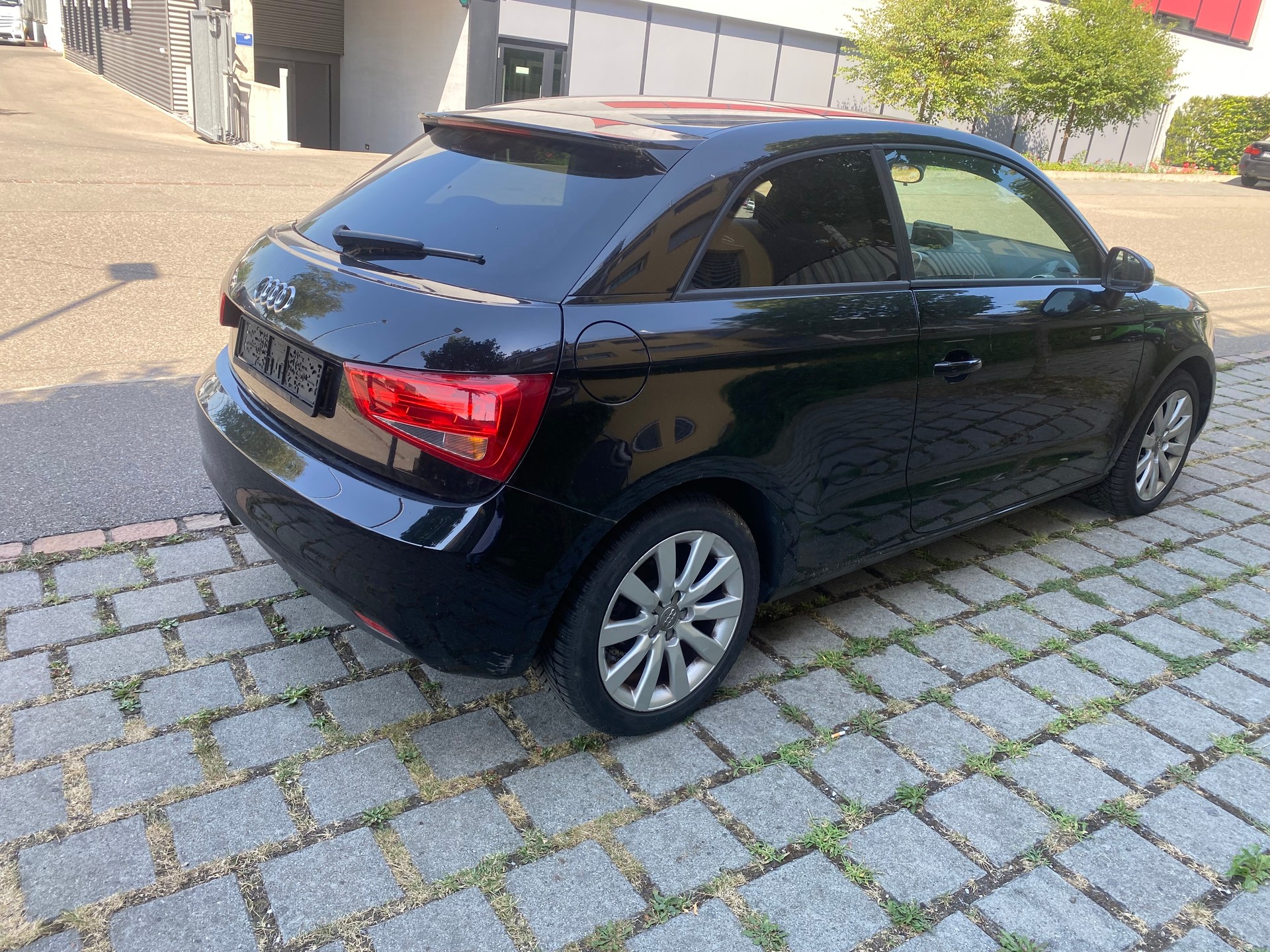 AUDI A1 1.4 TFSI Attraction S-tronic-image-6