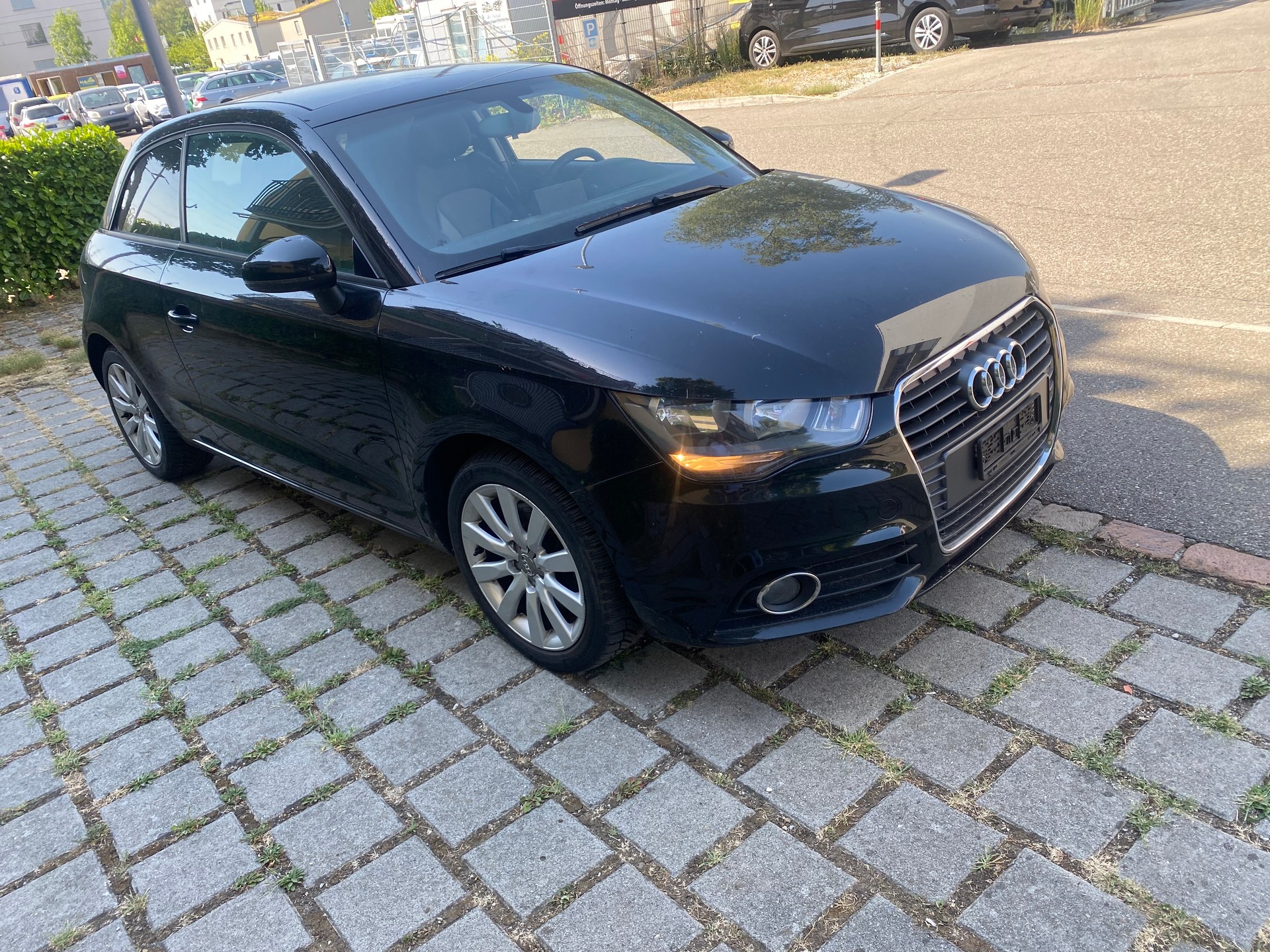 AUDI A1 1.4 TFSI Attraction S-tronic-image-1