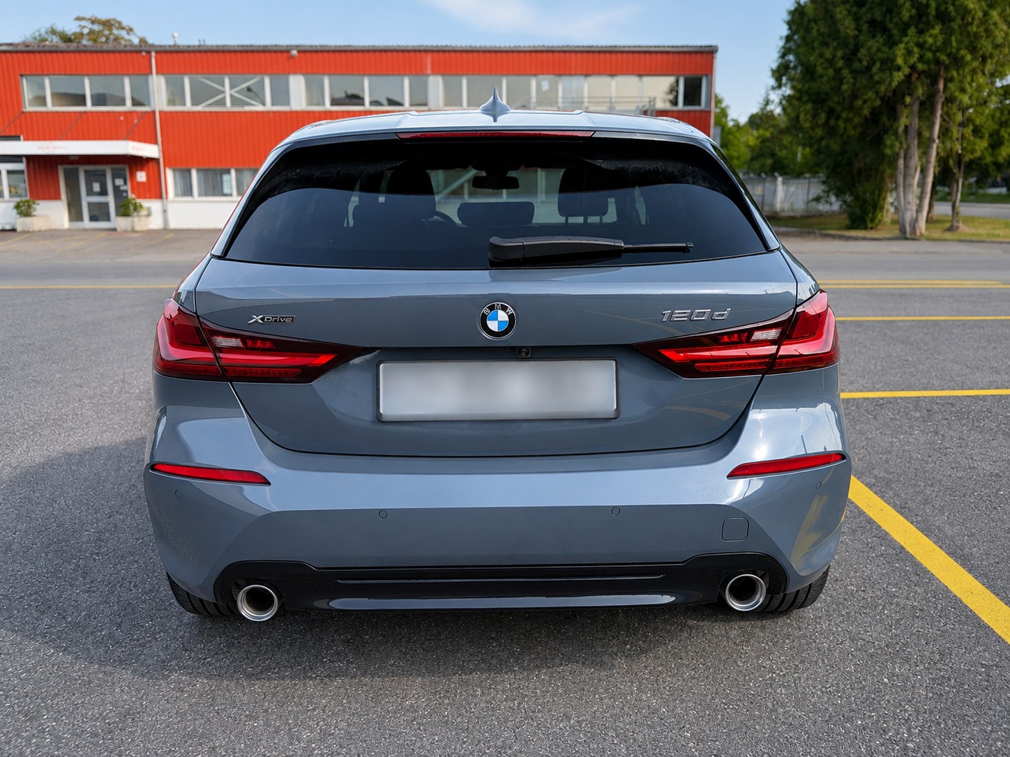 BMW 120d xDrive Sport Line-image-4