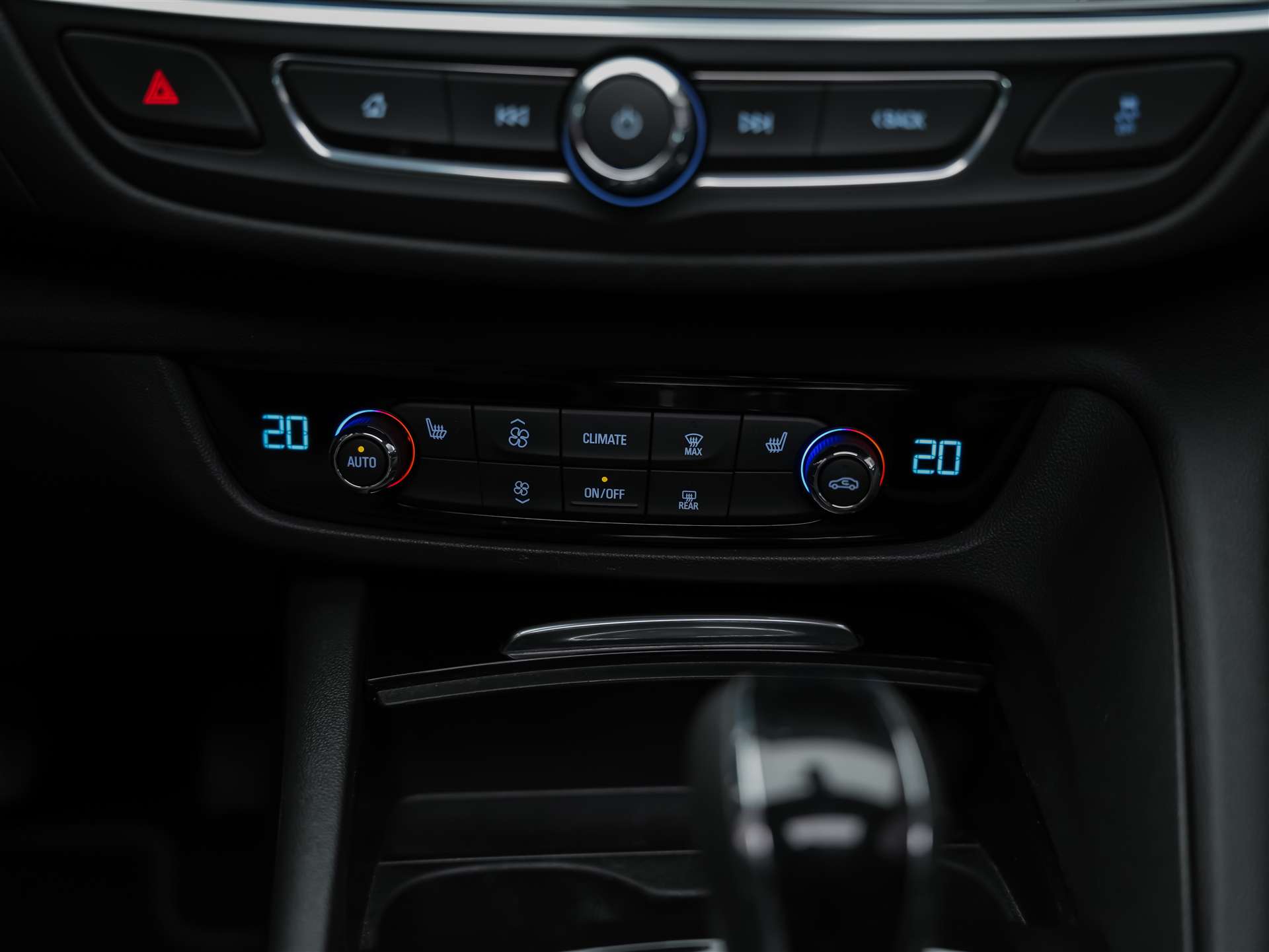 OPEL Insignia 2.0 BiDTI Sports Tourer Excellence 4WD A. *Panorama*Matrix-LED*Head_up*Lenkradheizung*-image-23