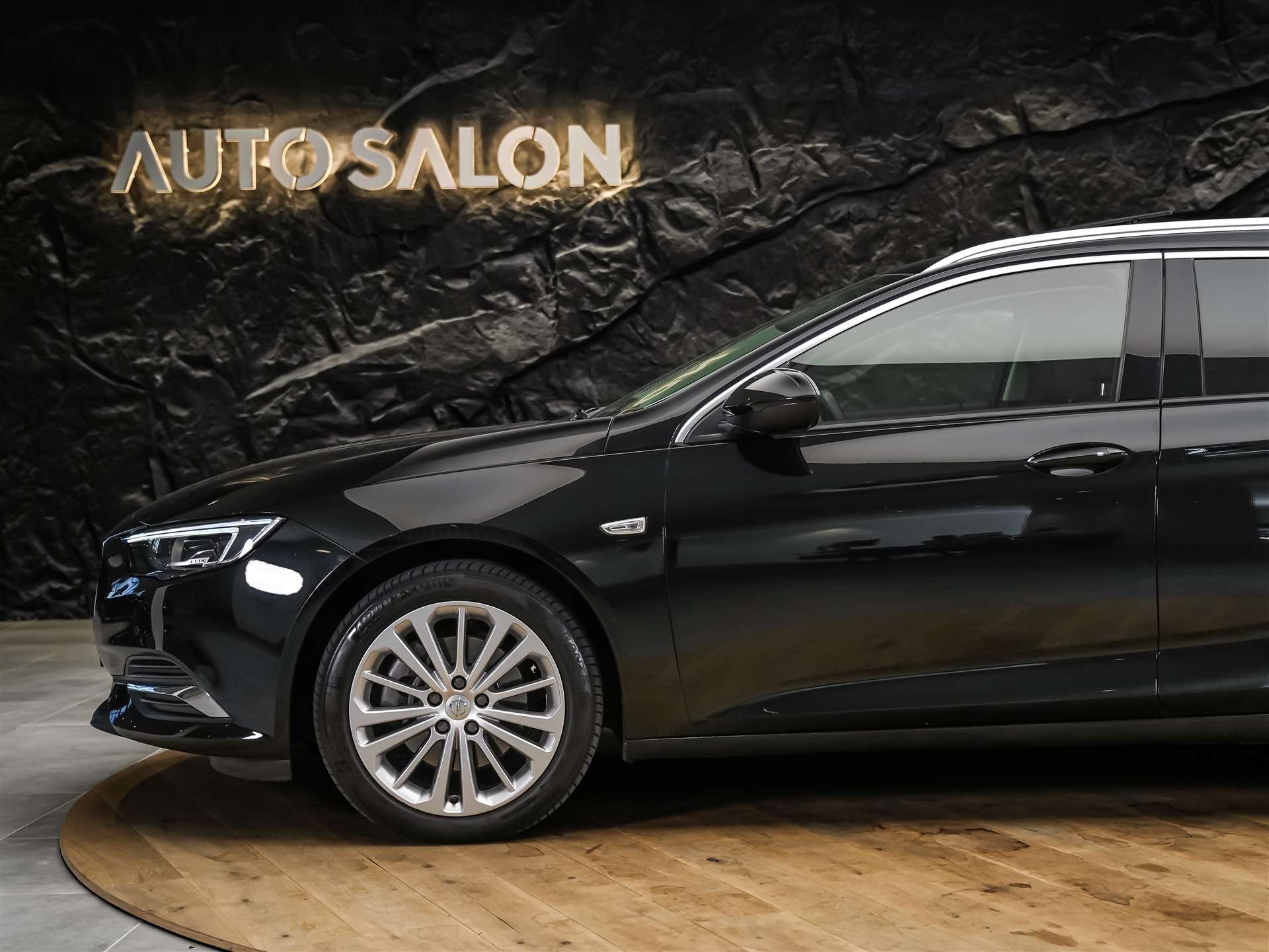 OPEL Insignia 2.0 BiDTI Sports Tourer Excellence 4WD A. *Panorama*Matrix-LED*Head_up*Lenkradheizung*-image-16