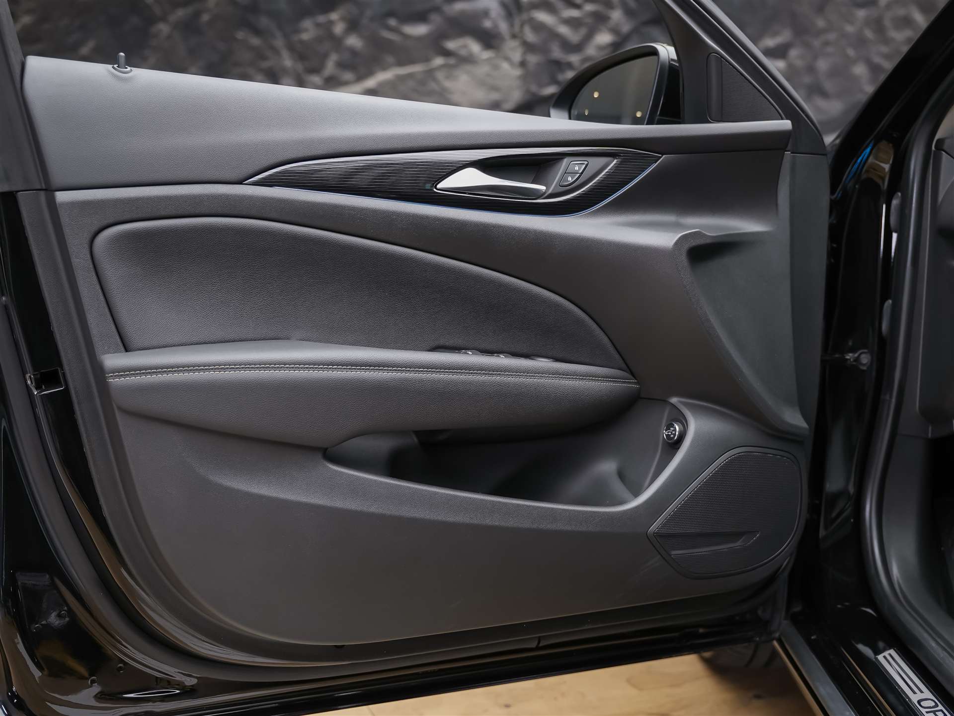 OPEL Insignia 2.0 BiDTI Sports Tourer Excellence 4WD A. *Panorama*Matrix-LED*Head_up*Lenkradheizung*-image-24