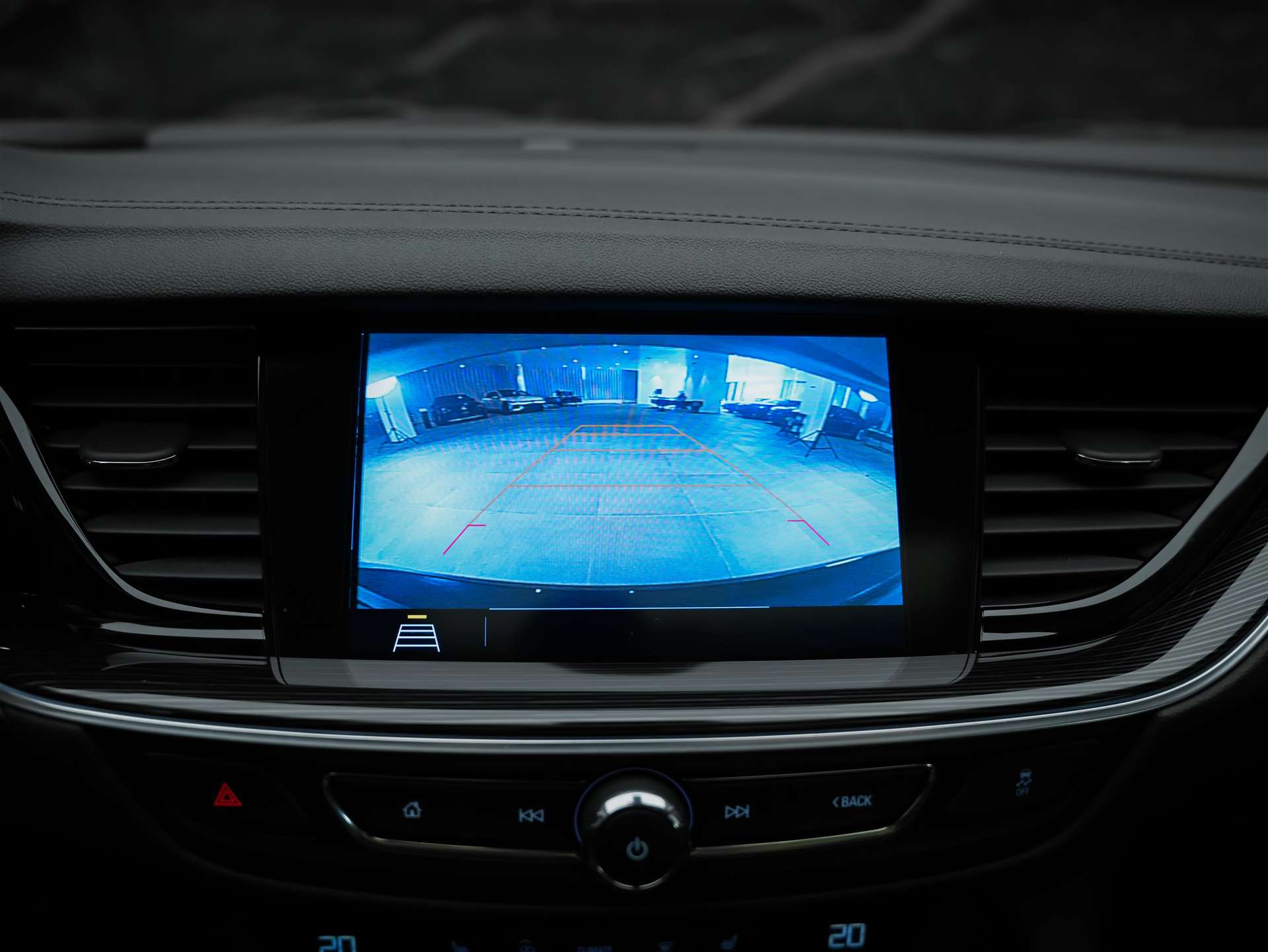 OPEL Insignia 2.0 BiDTI Sports Tourer Excellence 4WD A. *Panorama*Matrix-LED*Head_up*Lenkradheizung*-image-38
