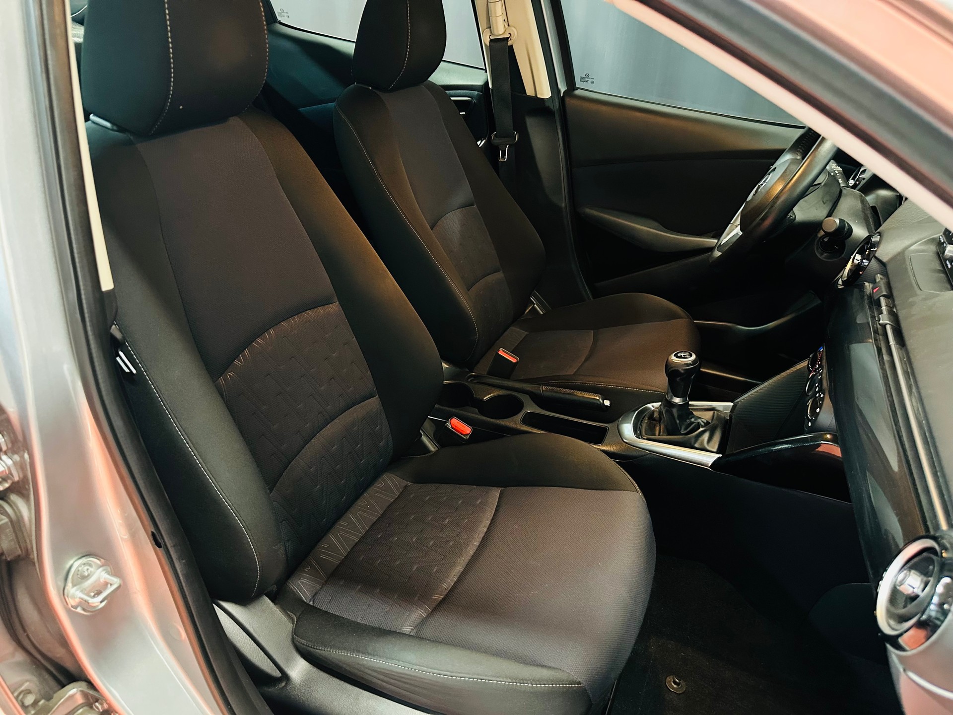 MAZDA 2 1.5i 16V Skyactiv-G Ambition-image-12