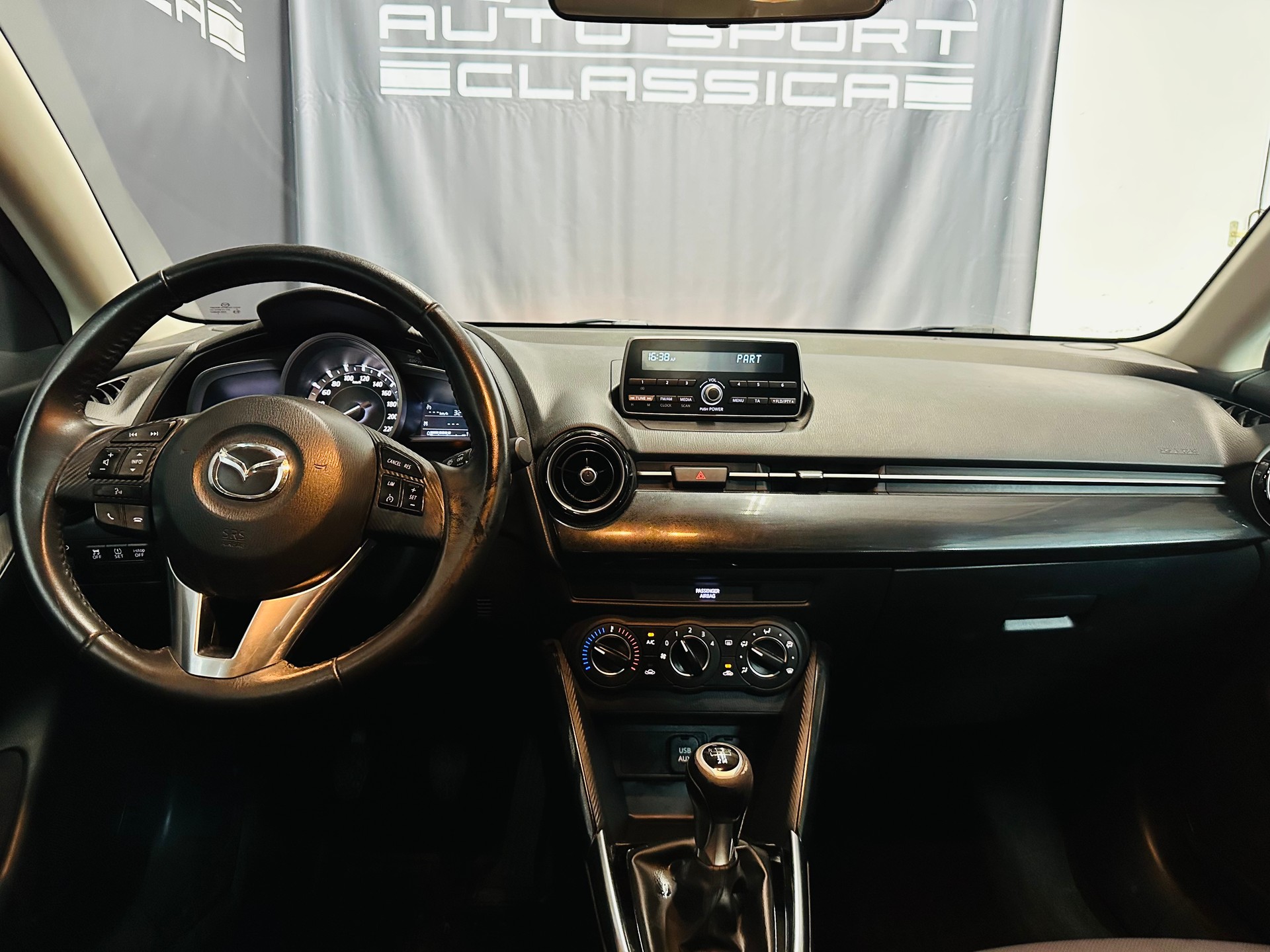 MAZDA 2 1.5i 16V Skyactiv-G Ambition-image-11