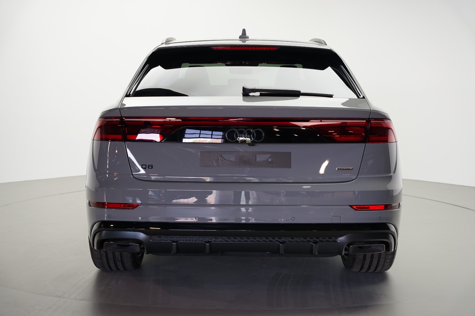 AUDI Q8 SUV TFSI e quattro 360 kW tiptronic-image-3
