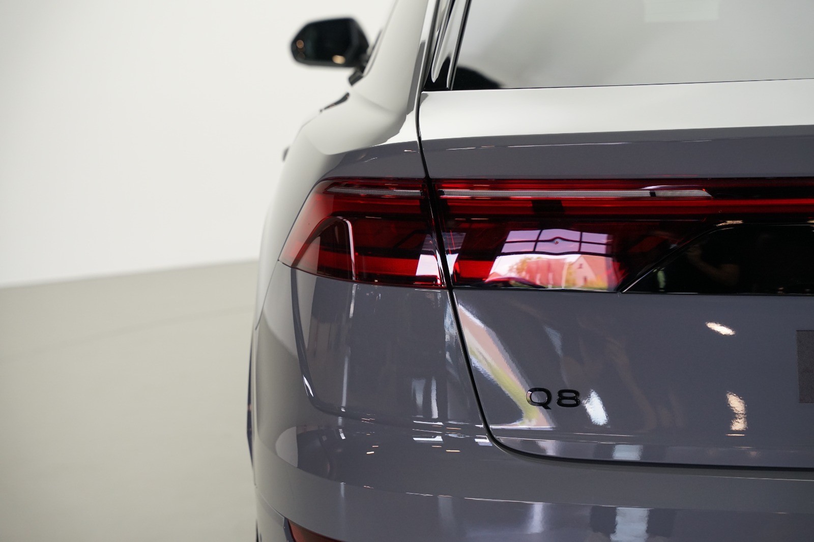 AUDI Q8 SUV TFSI e quattro 360 kW tiptronic-image-25
