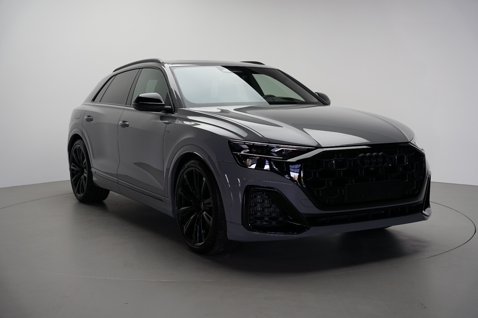 AUDI Q8 SUV TFSI e quattro 360 kW tiptronic-image-6