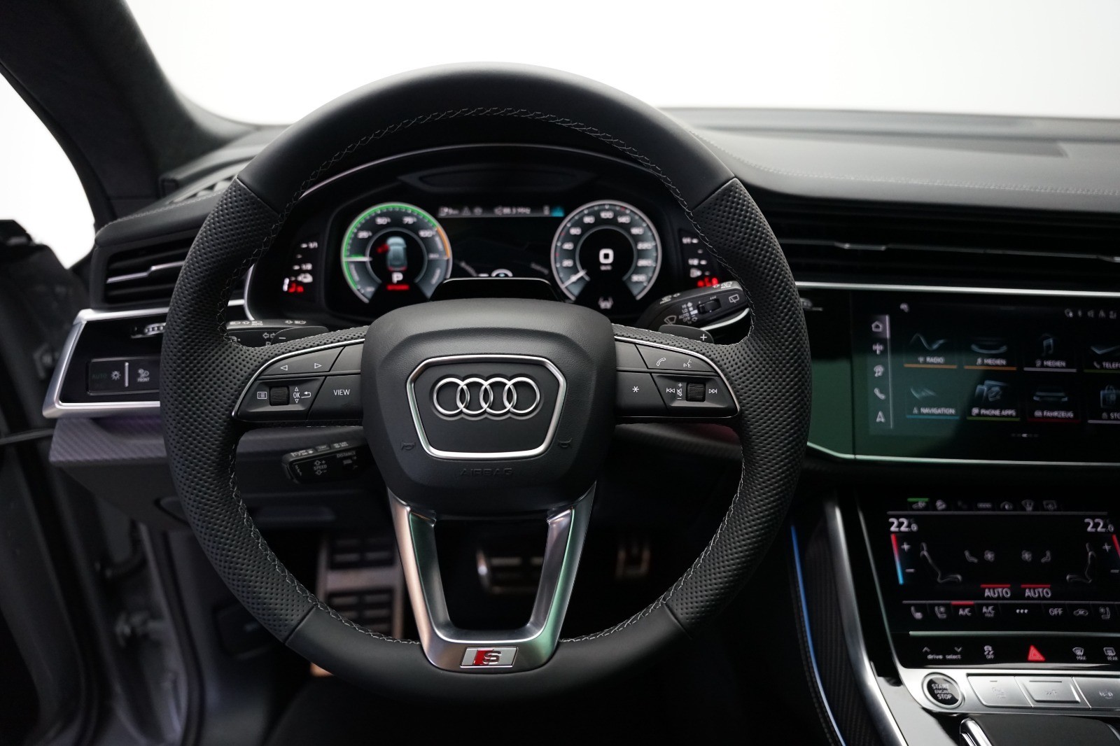 AUDI Q8 SUV TFSI e quattro 360 kW tiptronic-image-15