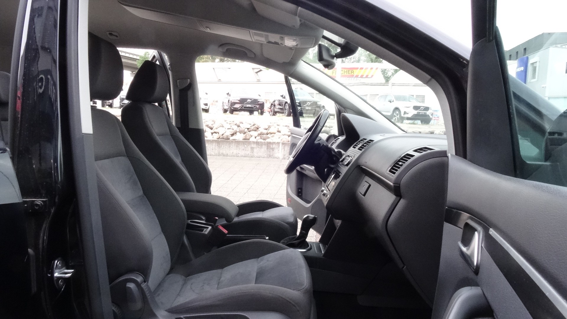 VW Touran 1.4 TSI Highline DSG-image-11