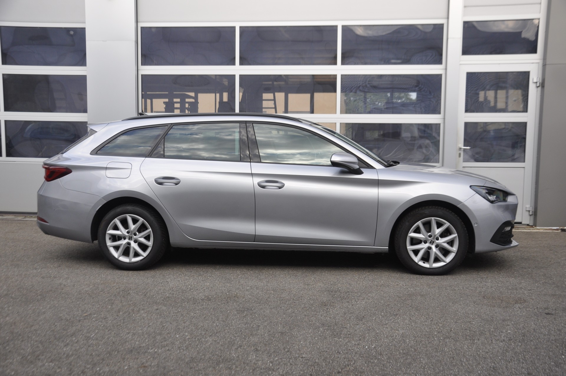SEAT Leon ST 2.0 TDI EVO DSG 4Drive Style-image-1