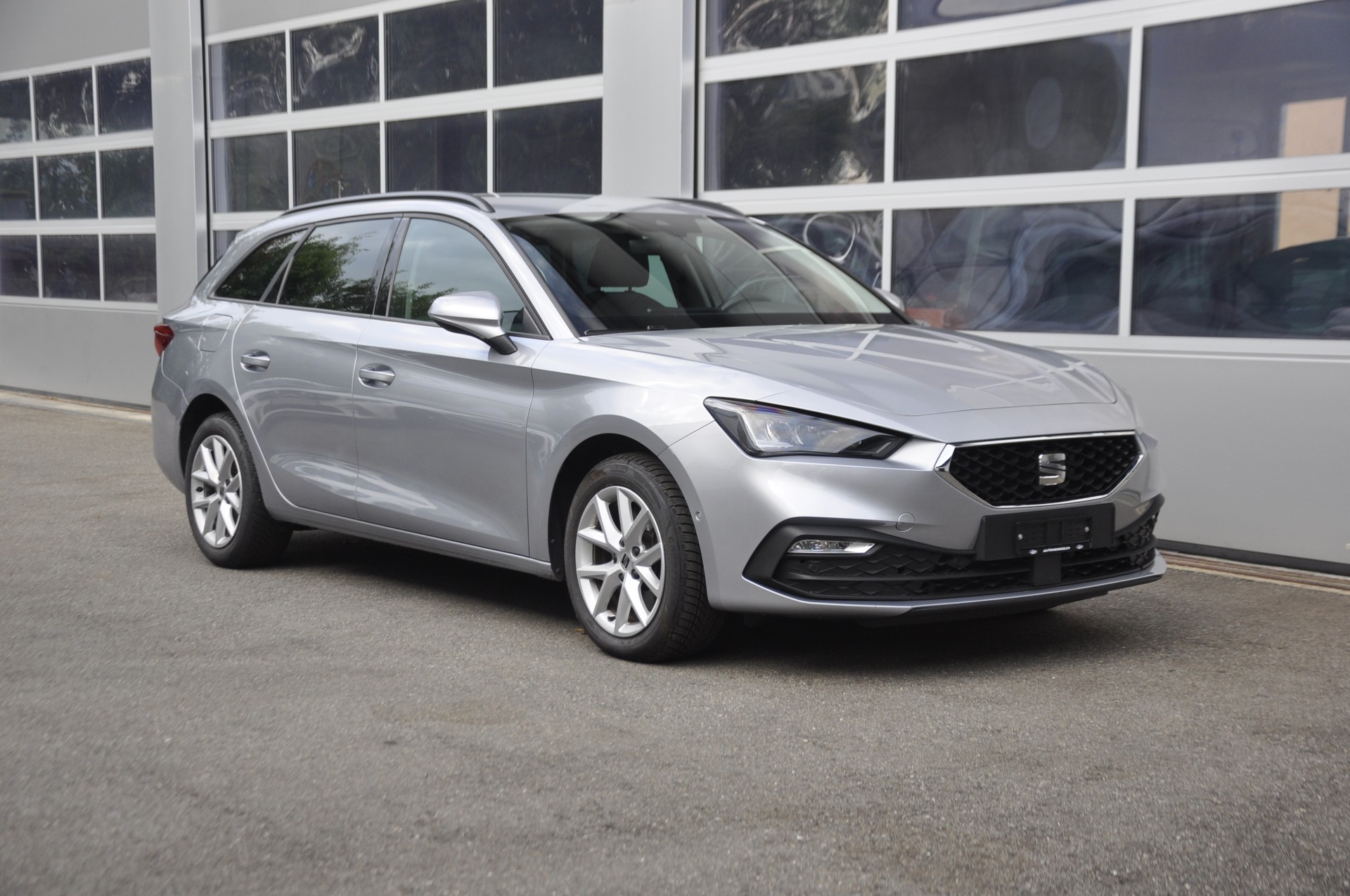 SEAT Leon ST 2.0 TDI EVO DSG 4Drive Style-image-0