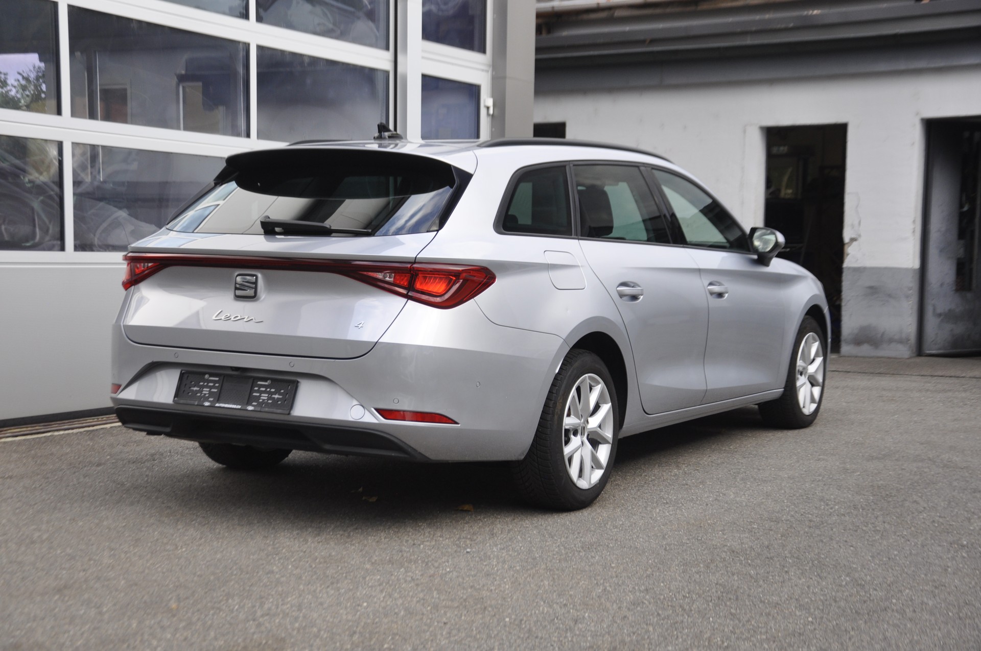 SEAT Leon ST 2.0 TDI EVO DSG 4Drive Style-image-2