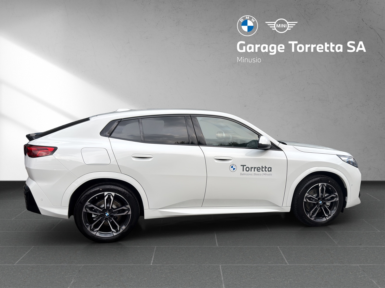 BMW iX2 xDrive 30 M Sport-image-5