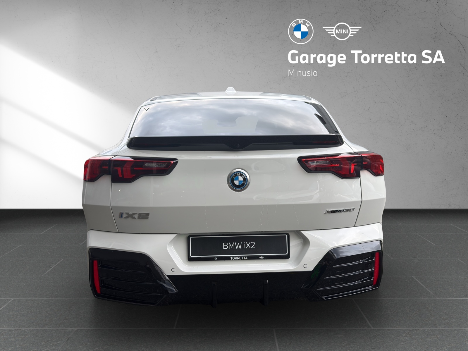 BMW iX2 xDrive 30 M Sport-image-3