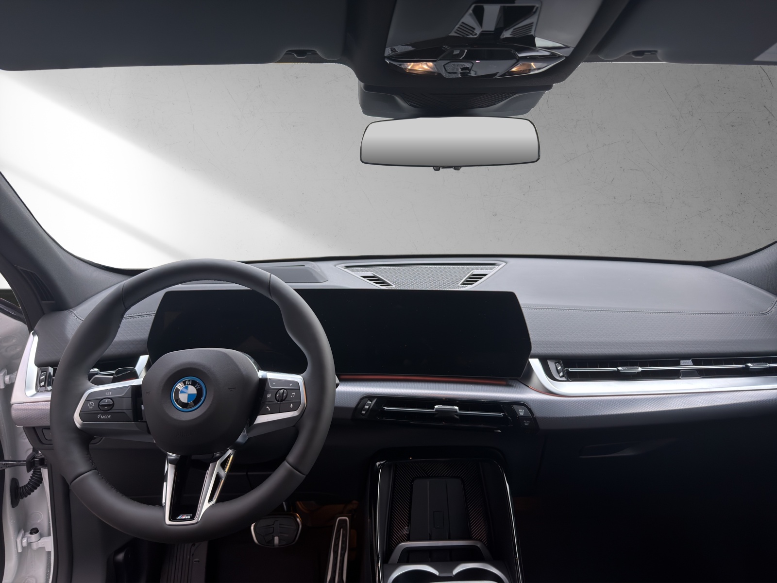 BMW iX2 xDrive 30 M Sport-image-13