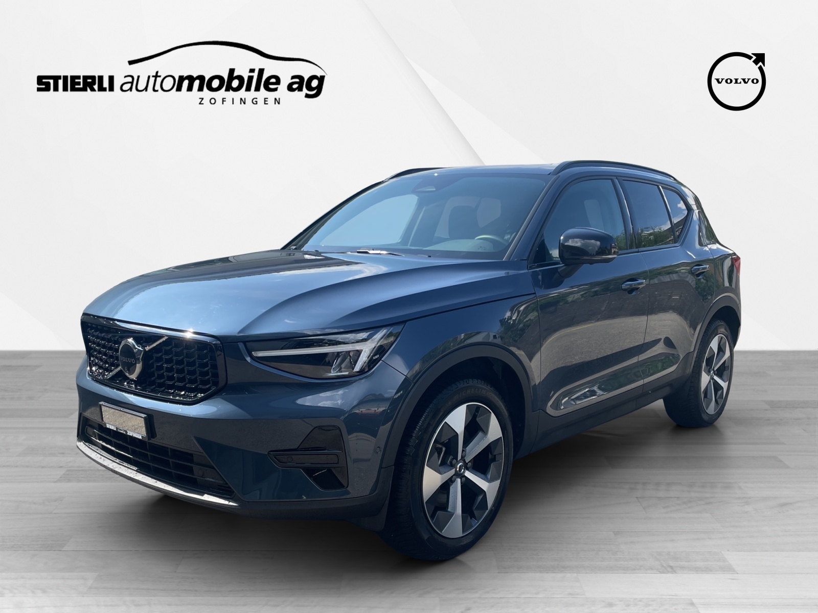 VOLVO XC40 2.0 B3 MH Plus Dark-image-0