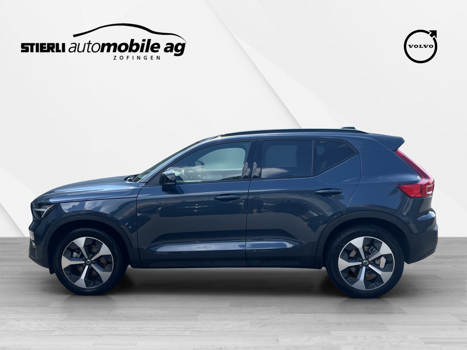 VOLVO XC40 2.0 B3 MH Plus Dark-image-7