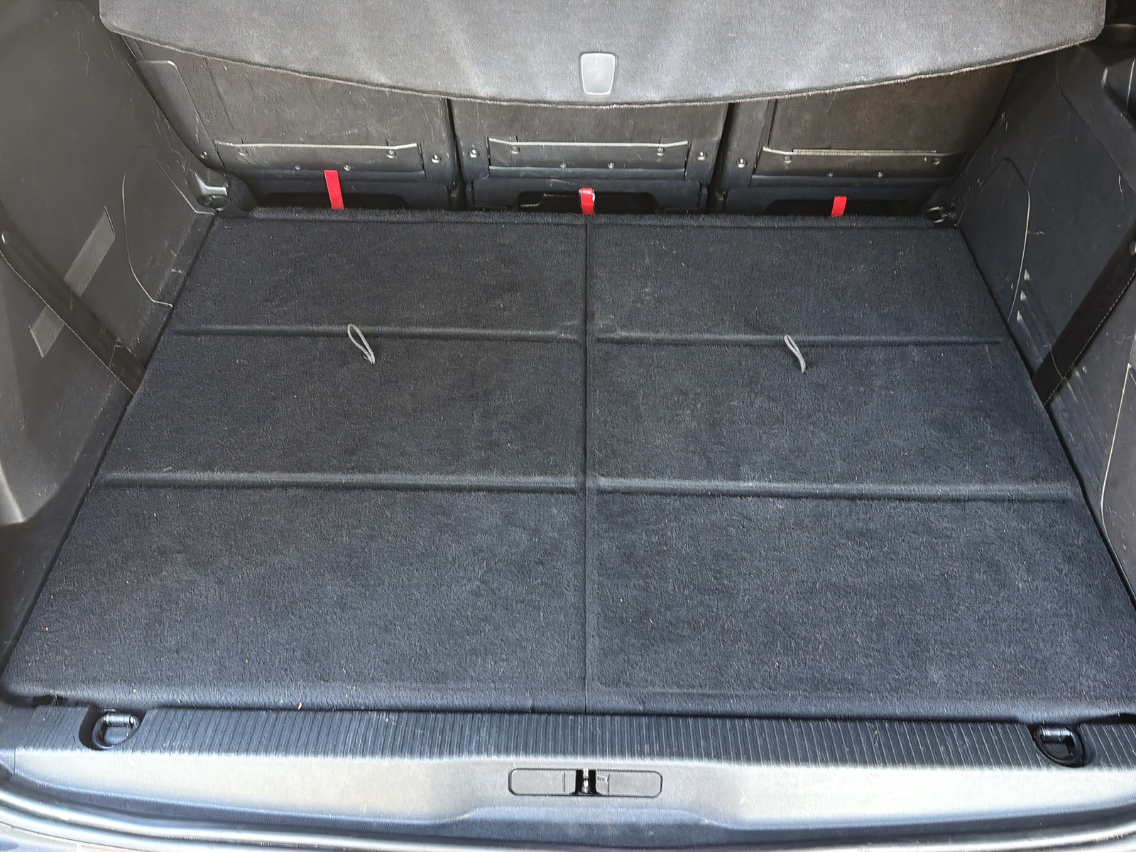 PEUGEOT 5008 1.2 PureTech Allure Pack-image-19