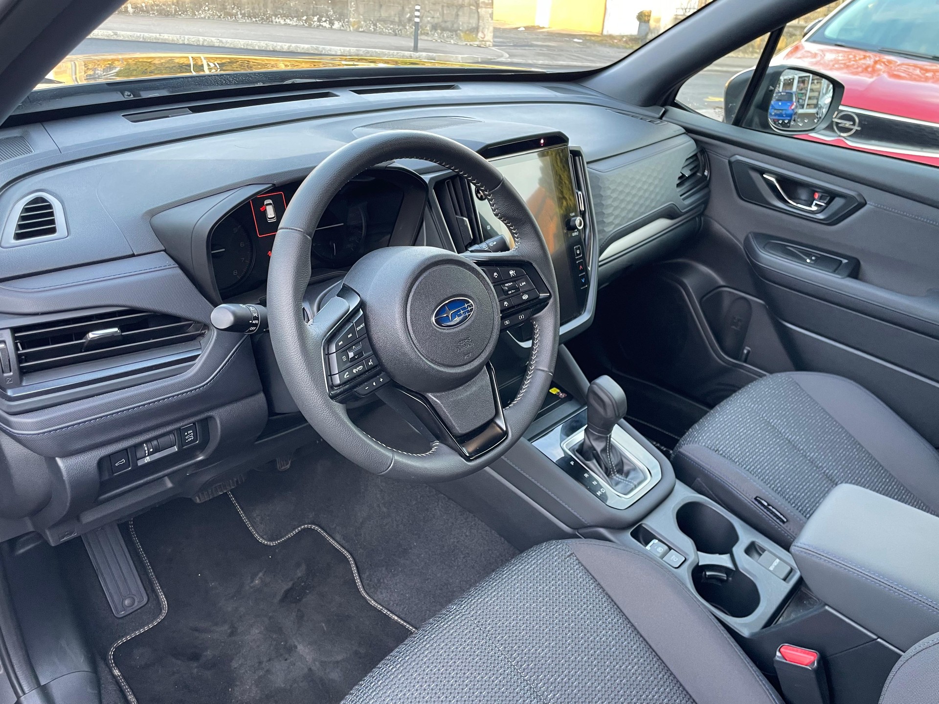 SUBARU Forester Station 2.0i e-Boxer Swiss Plus-image-12