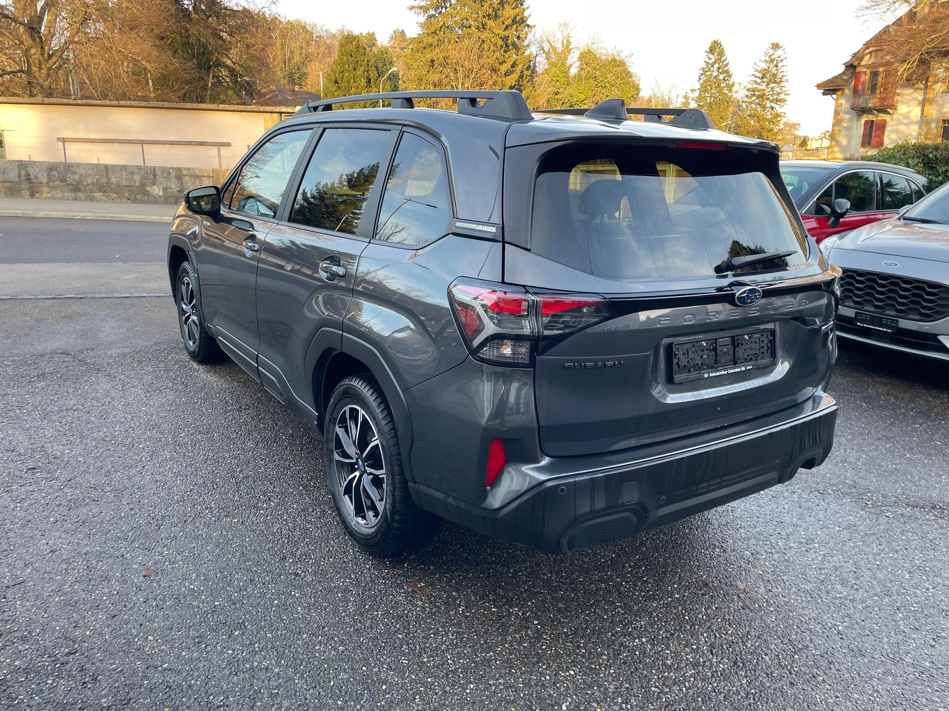 SUBARU Forester Station 2.0i e-Boxer Swiss Plus-image-4