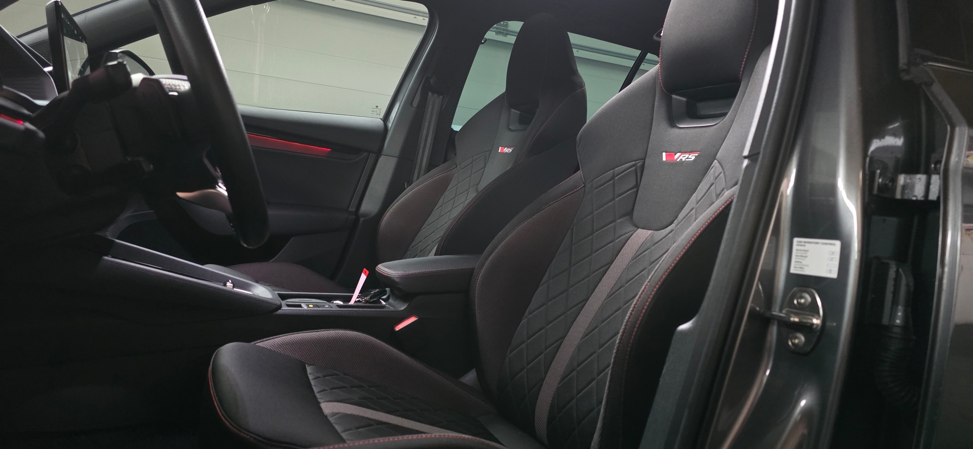 SKODA Octavia Combi 2.0 TSI DSG RS-image-9