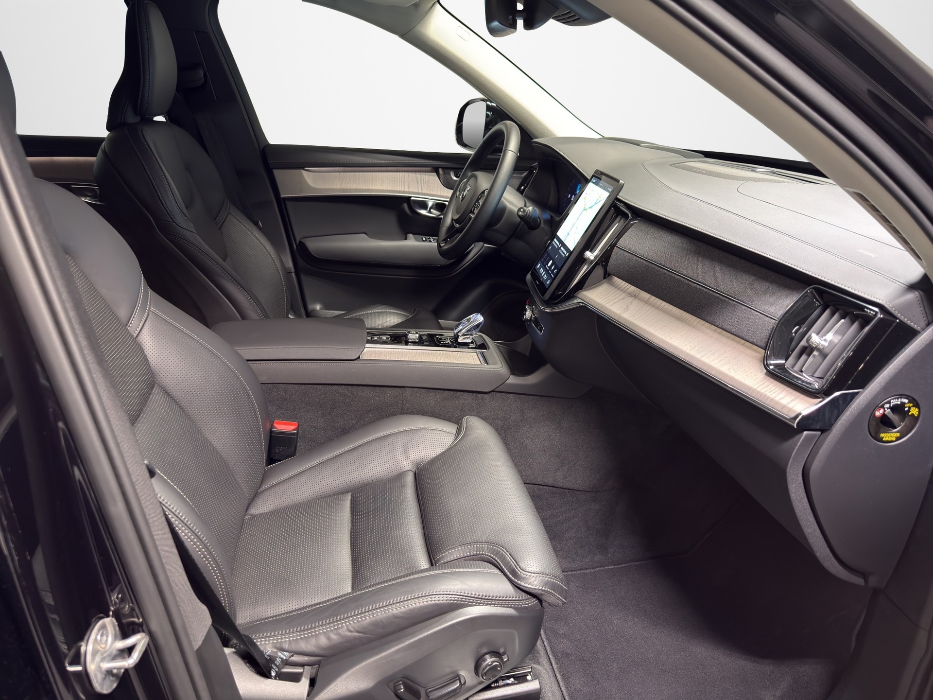VOLVO XC90 2.0 B5 MH Plus Bright AWD-image-8