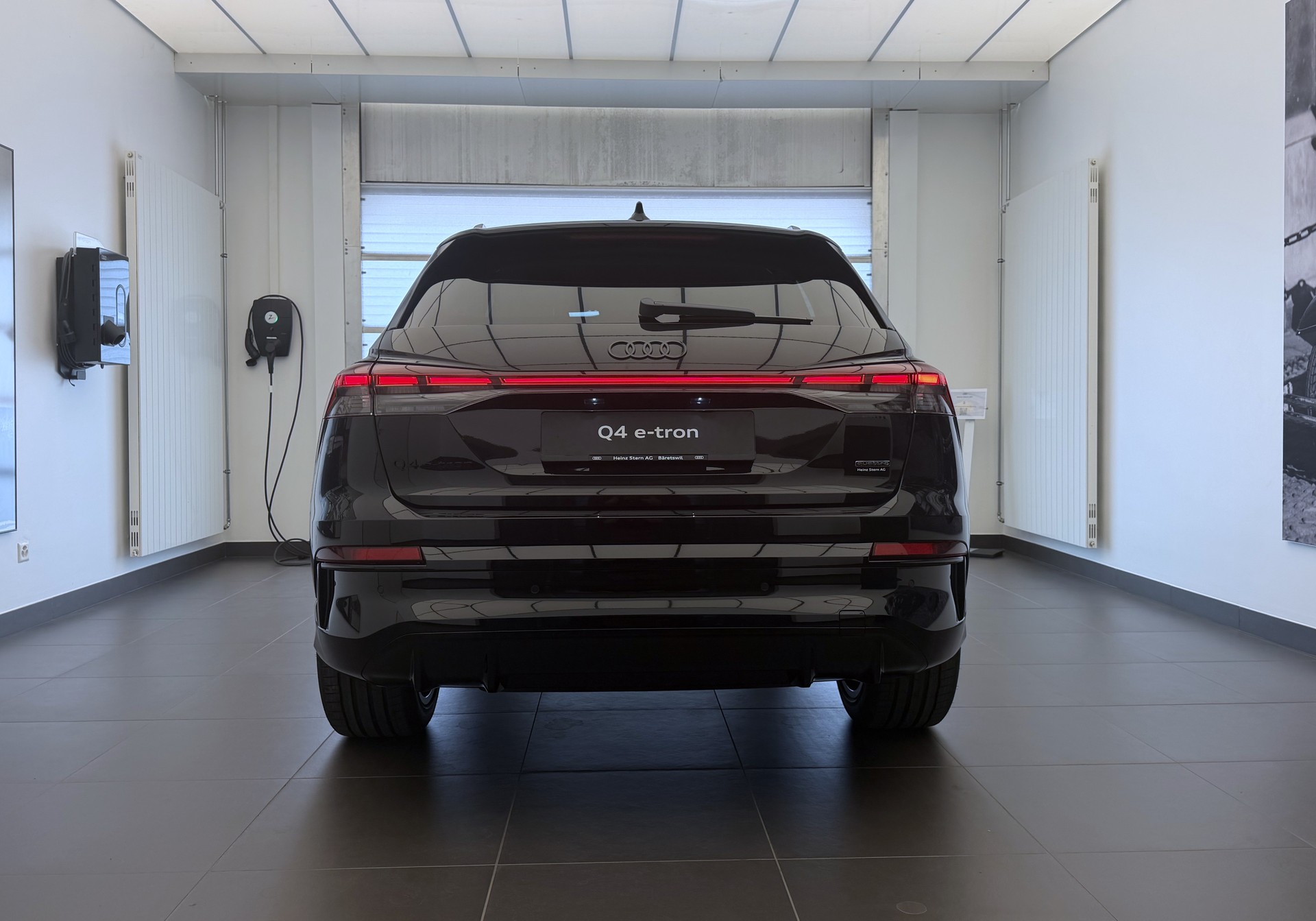 AUDI Q4 e-tron SUV quattro performance Swiss Ski-image-24