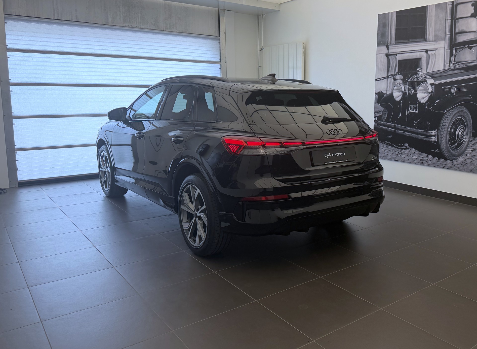AUDI Q4 e-tron SUV quattro performance Swiss Ski-image-23