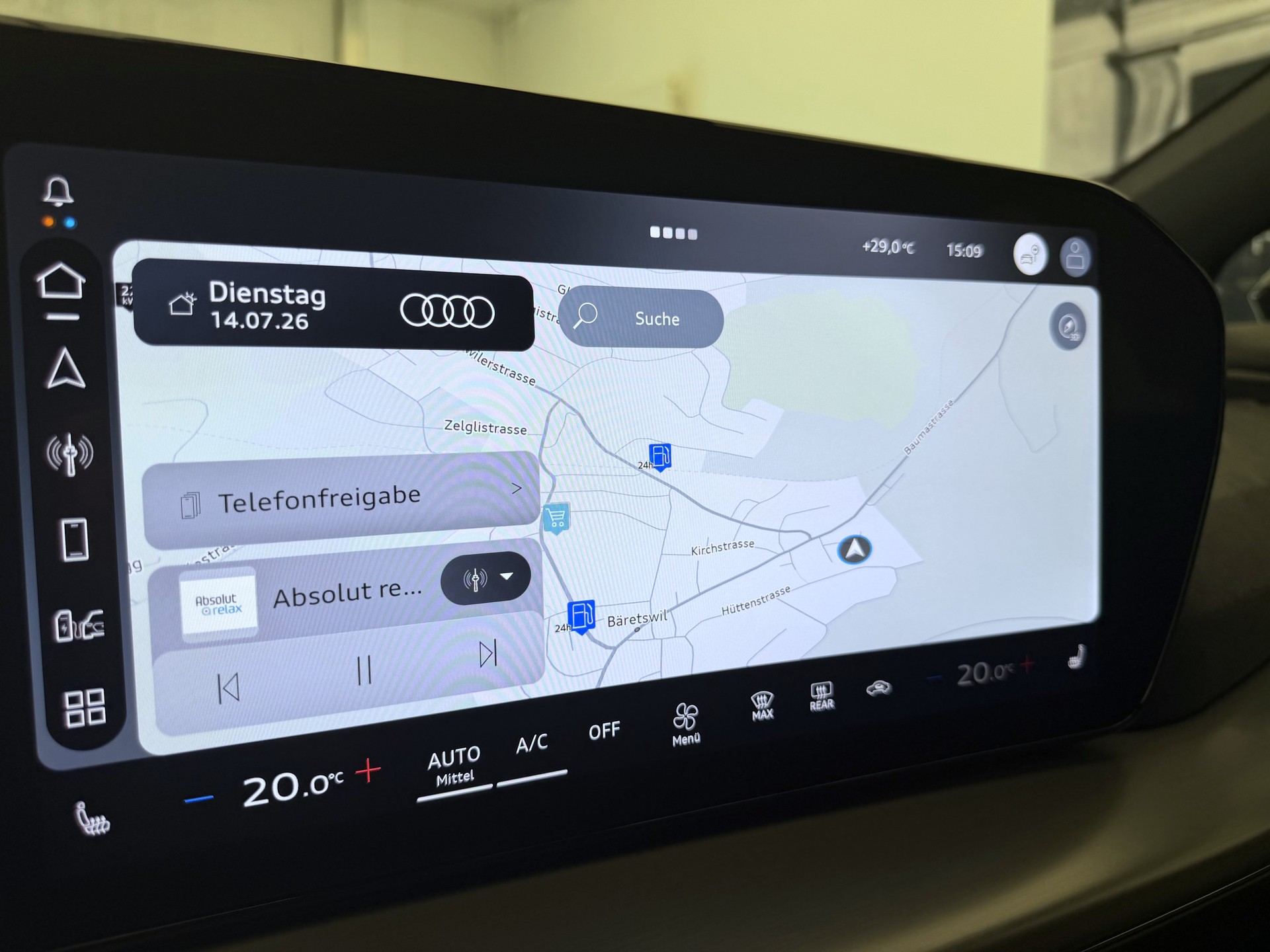 AUDI Q4 e-tron SUV quattro performance Swiss Ski-image-14