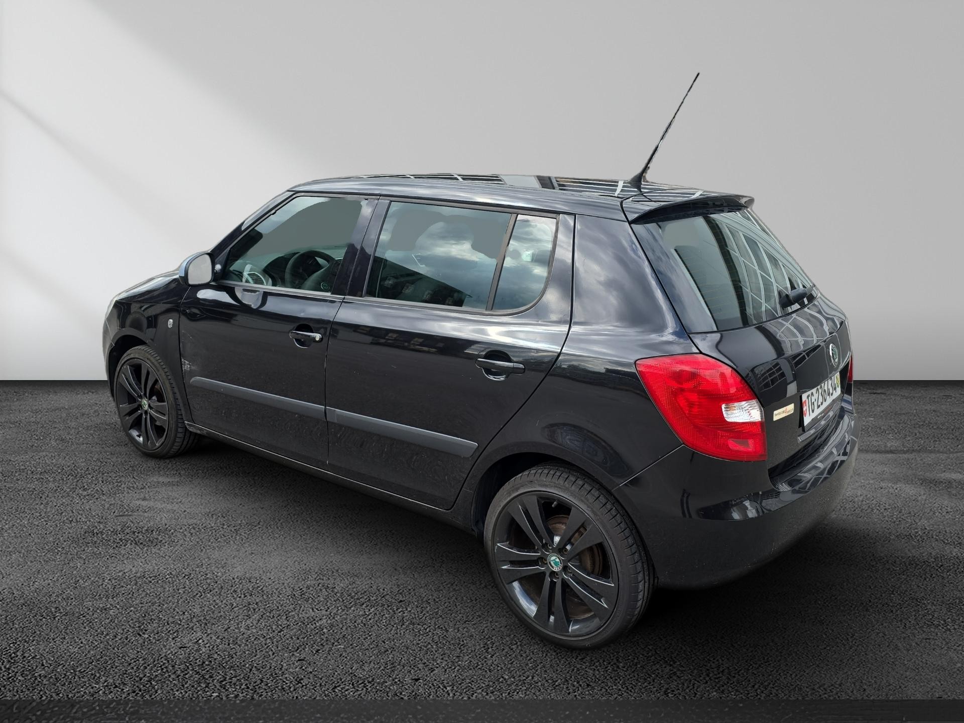SKODA Fabia 1.2 Entry-image-1