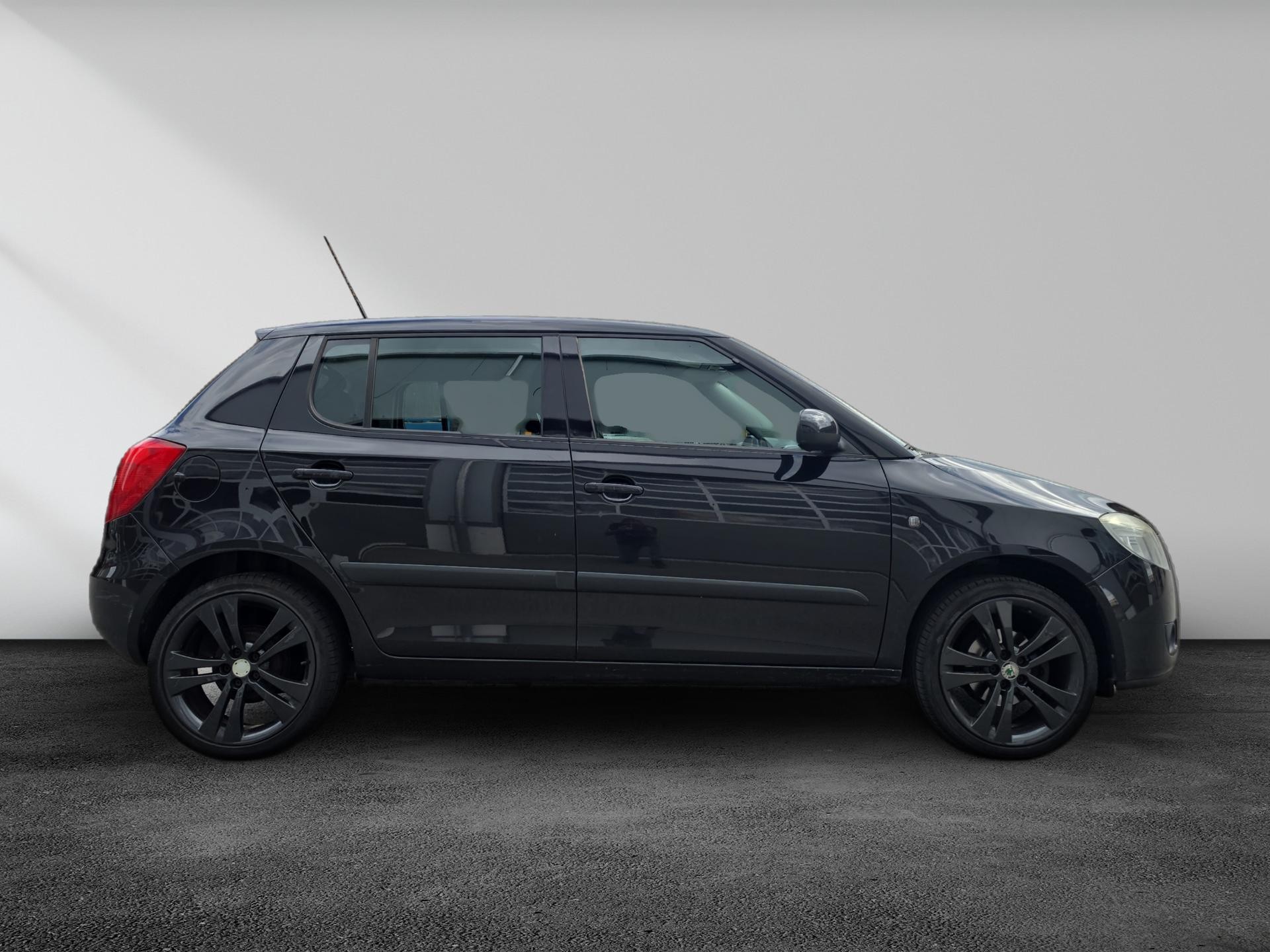 SKODA Fabia 1.2 Entry-image-5