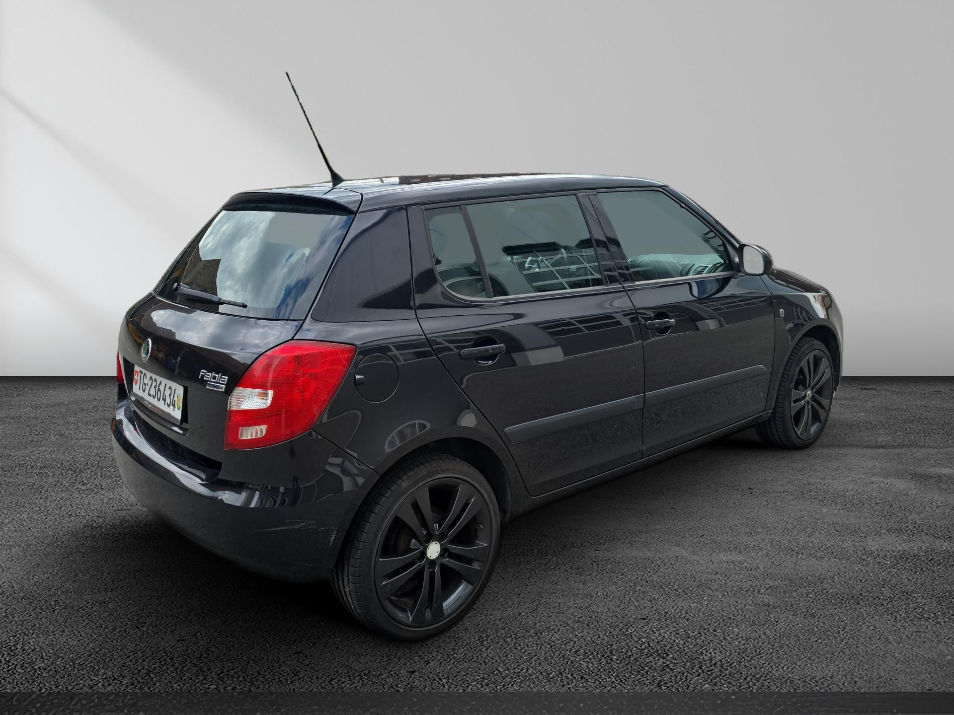SKODA Fabia 1.2 Entry-image-2
