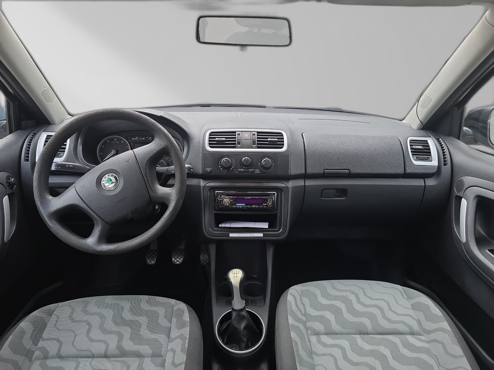 SKODA Fabia 1.2 Entry-image-6