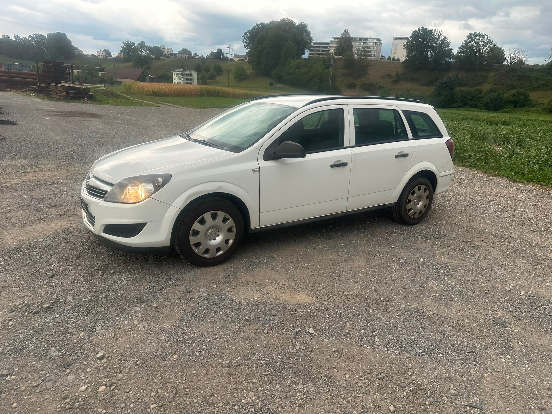 OPEL Astra Caravan 1.6i 16V Enjoy-image-0