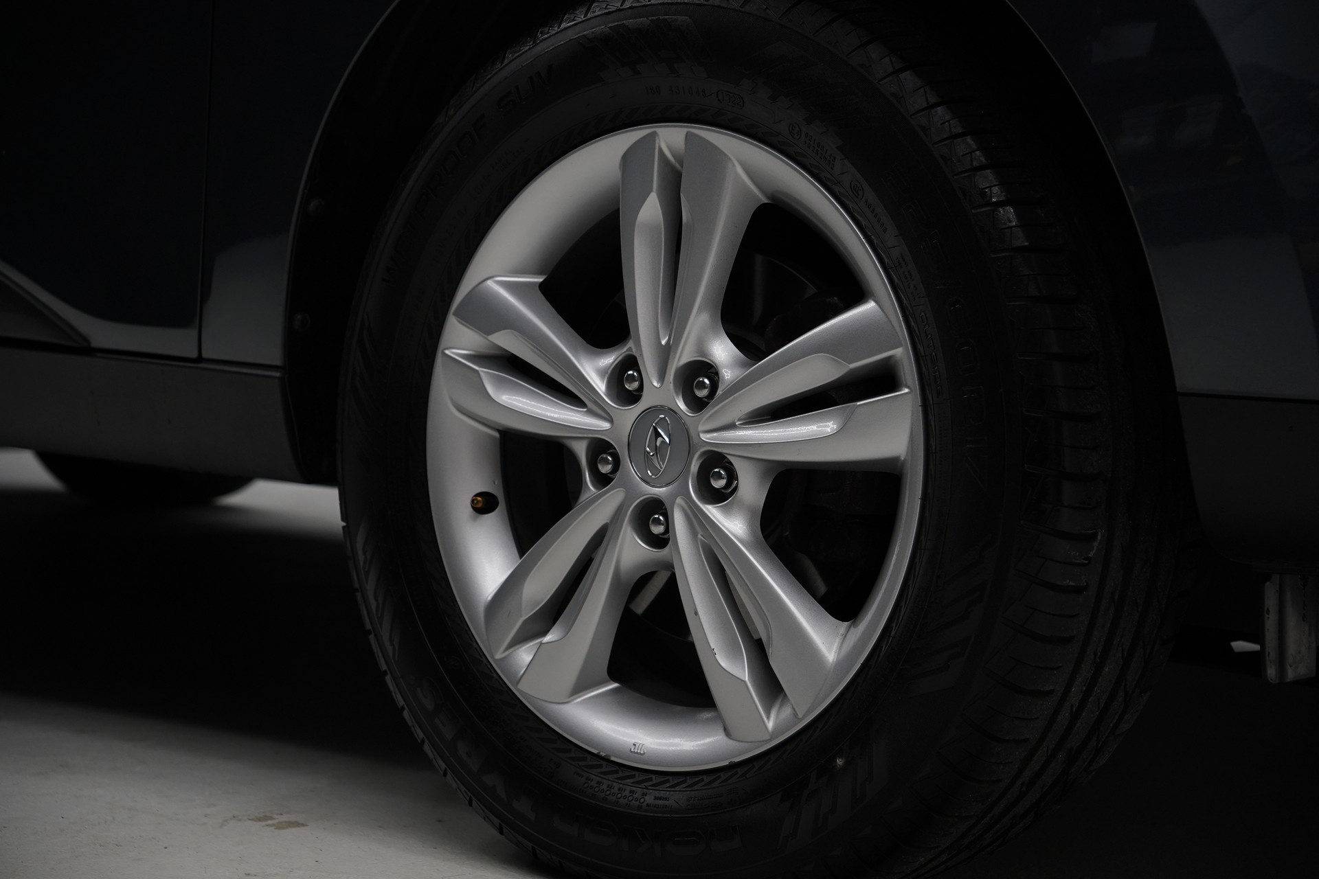 HYUNDAI iX 35 2.0 Style 4WD Automatic-image-12
