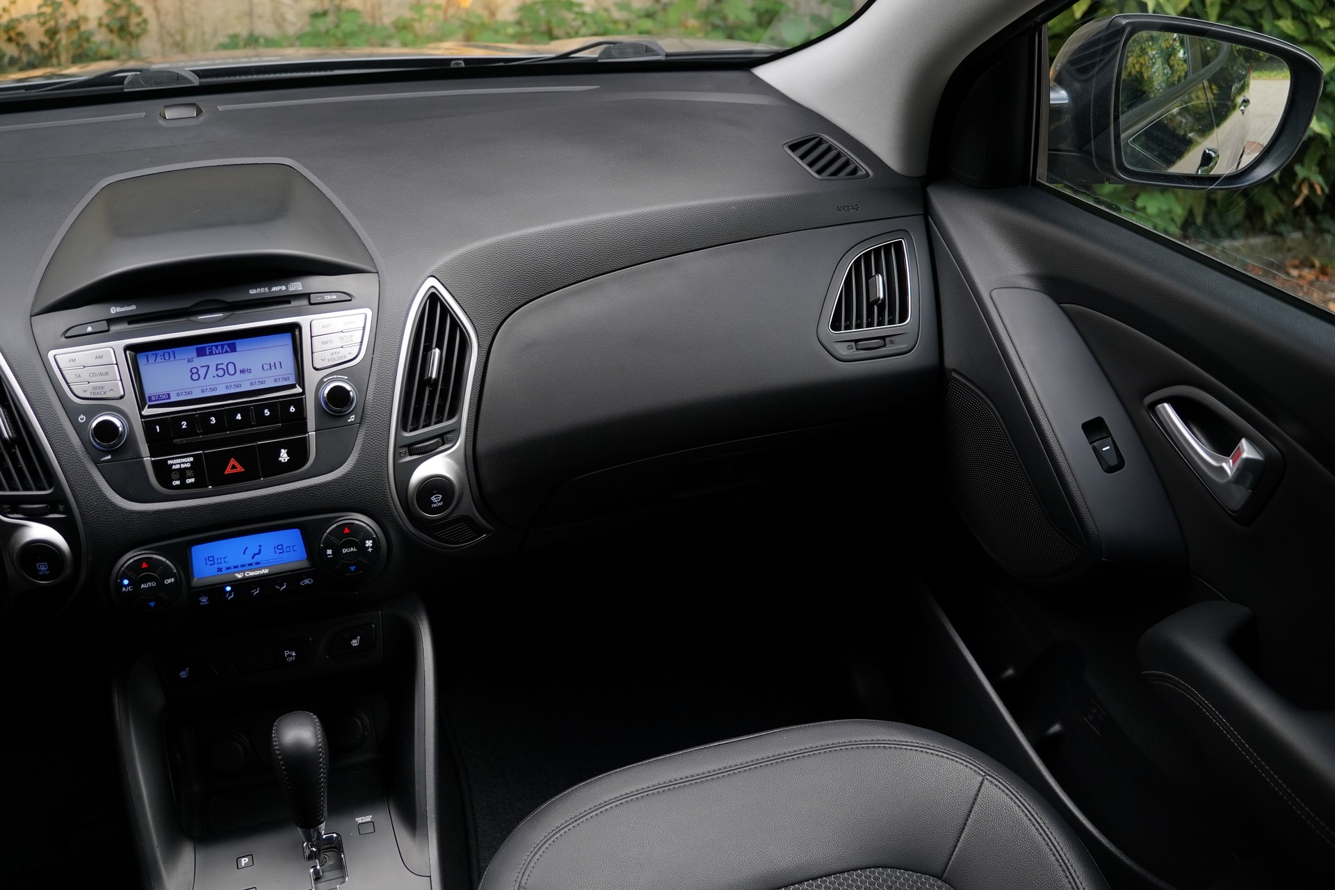HYUNDAI iX 35 2.0 Style 4WD Automatic-image-20