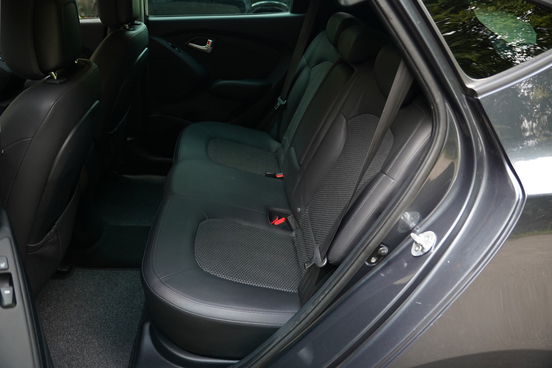 HYUNDAI iX 35 2.0 Style 4WD Automatic-image-17