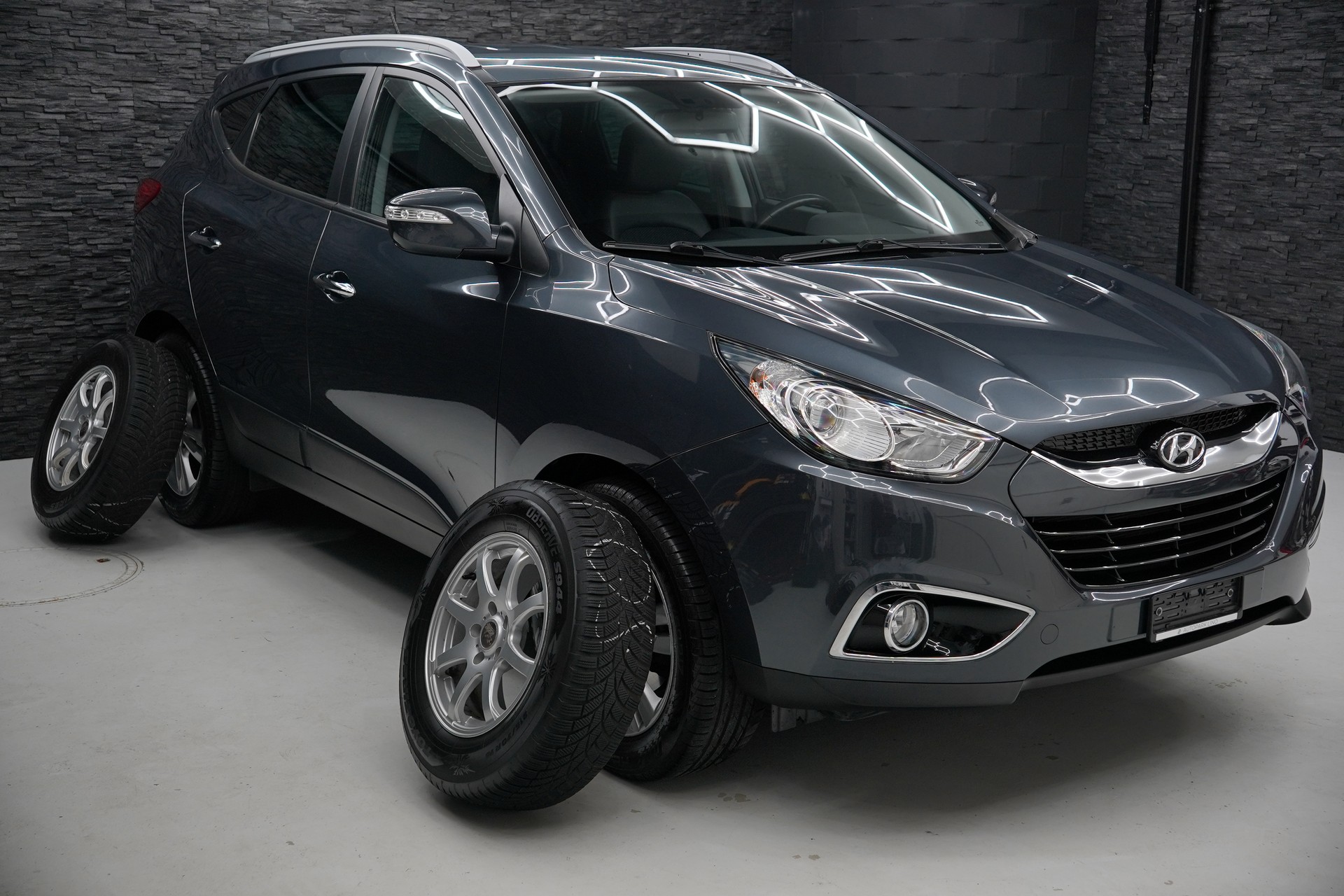 HYUNDAI iX 35 2.0 Style 4WD Automatic-image-6