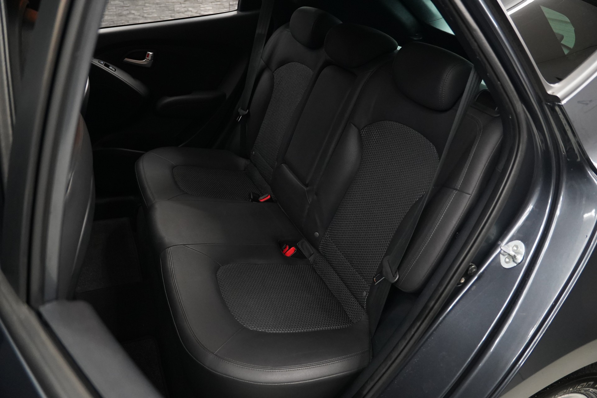 HYUNDAI iX 35 2.0 Style 4WD Automatic-image-19