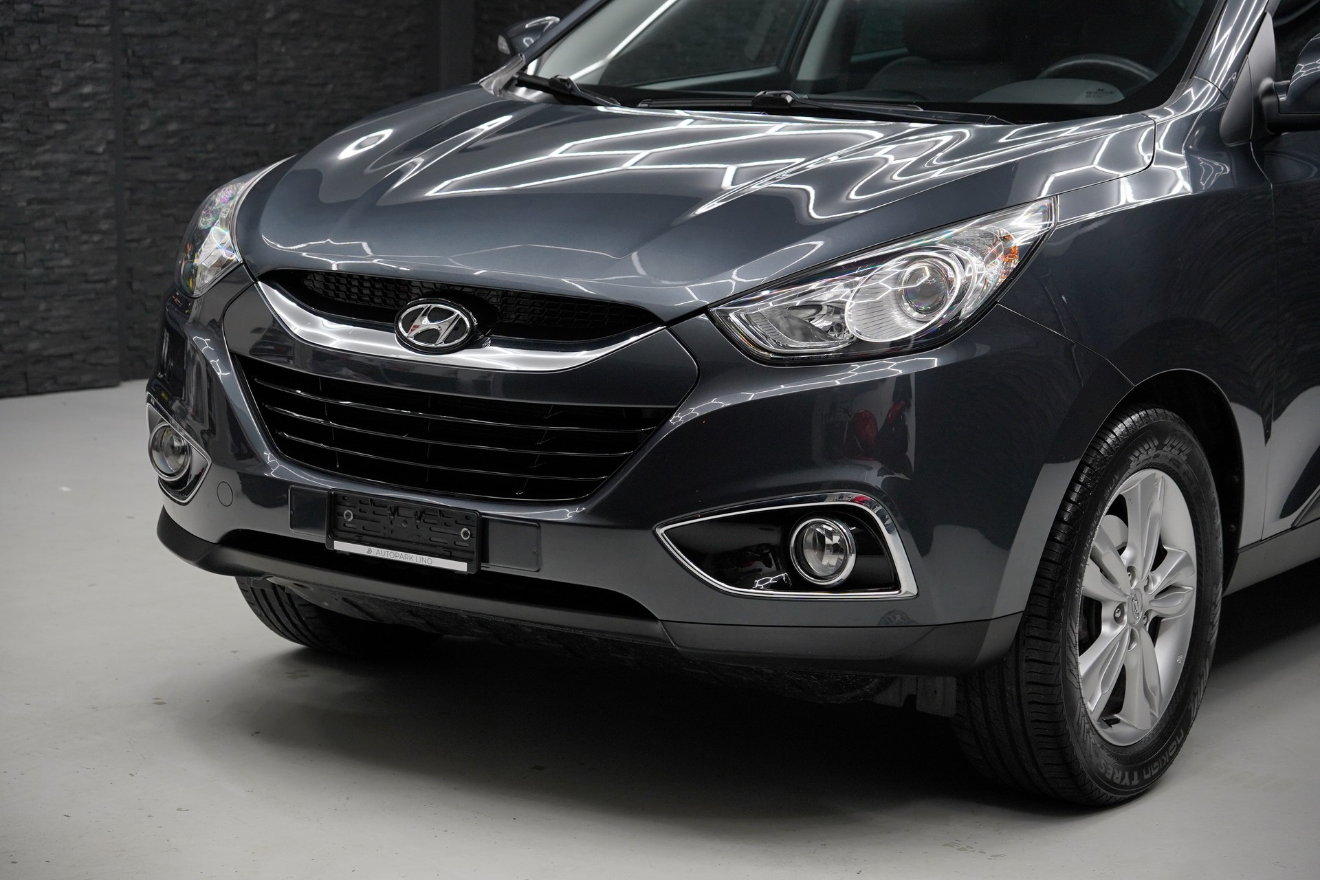 HYUNDAI iX 35 2.0 Style 4WD Automatic-image-8