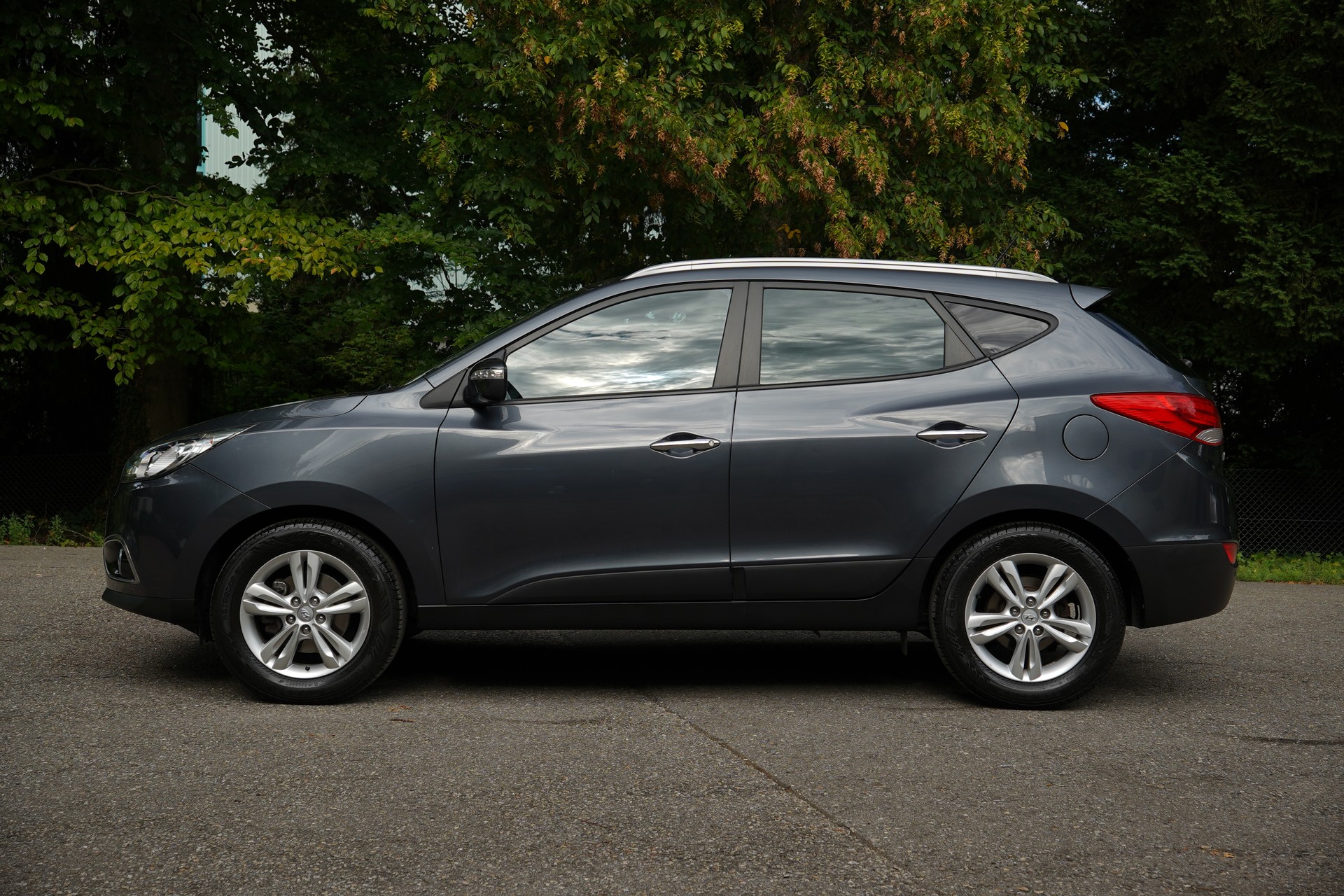 HYUNDAI iX 35 2.0 Style 4WD Automatic-image-5
