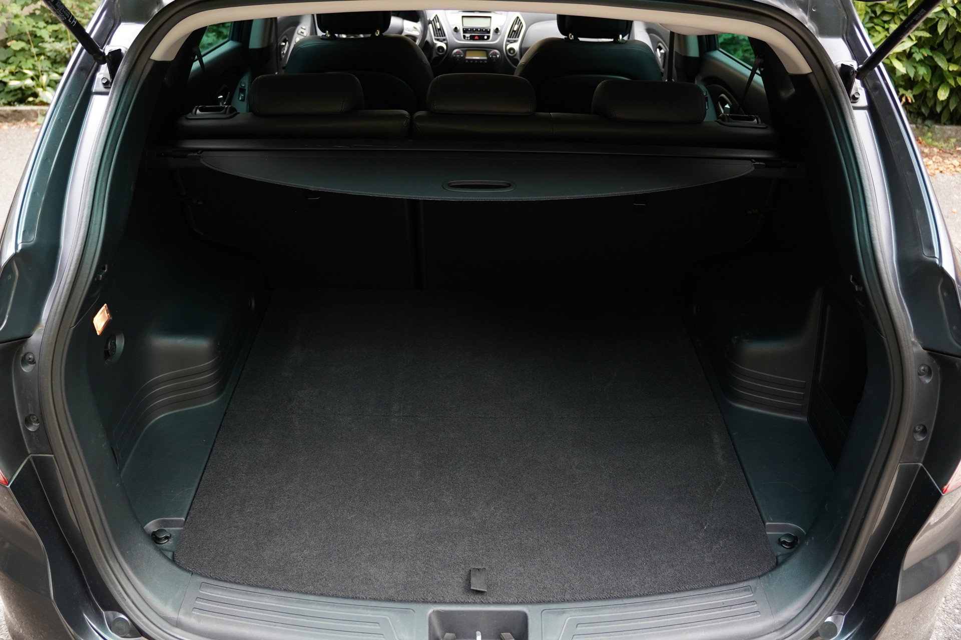 HYUNDAI iX 35 2.0 Style 4WD Automatic-image-31