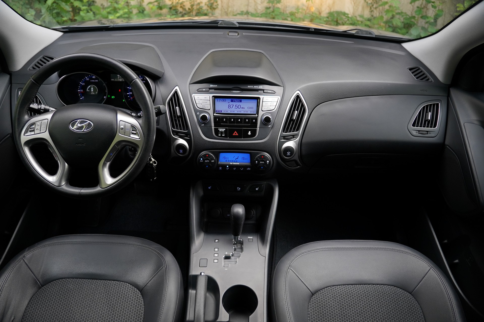 HYUNDAI iX 35 2.0 Style 4WD Automatic-image-14