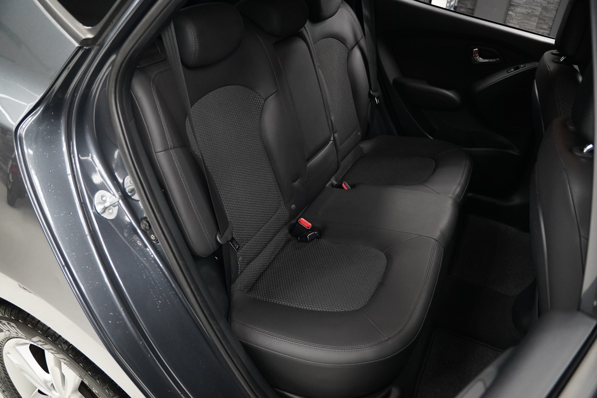 HYUNDAI iX 35 2.0 Style 4WD Automatic-image-20