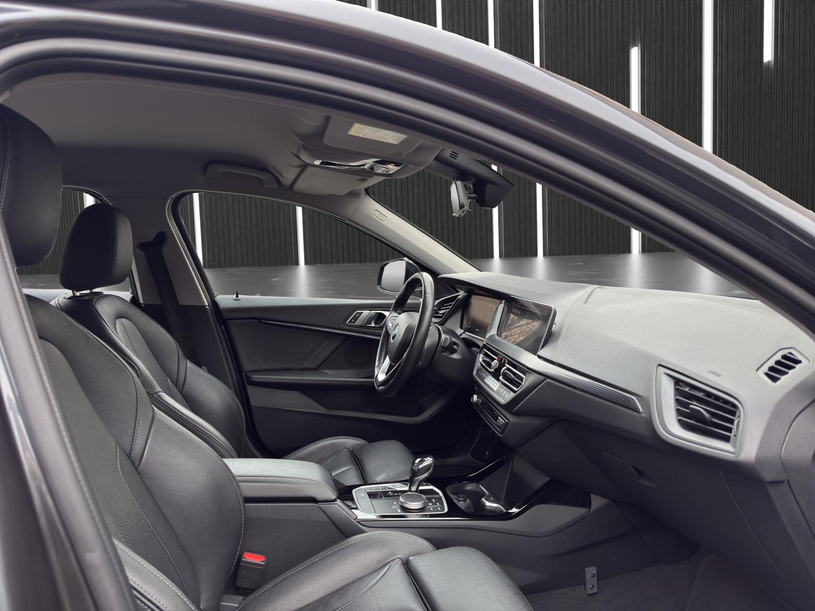 BMW 118i-image-14