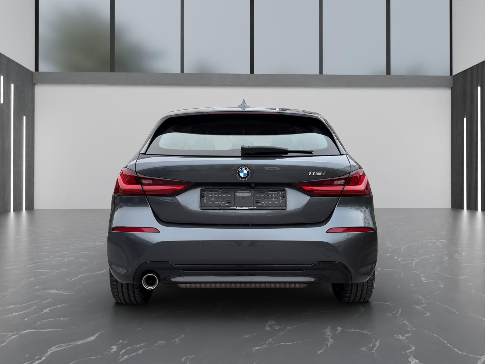 BMW 118i-image-4
