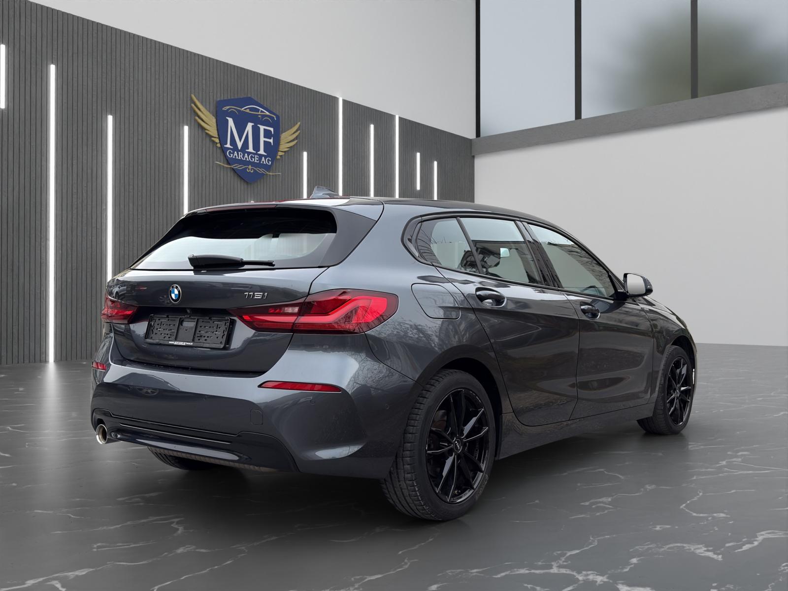 BMW 118i-image-5