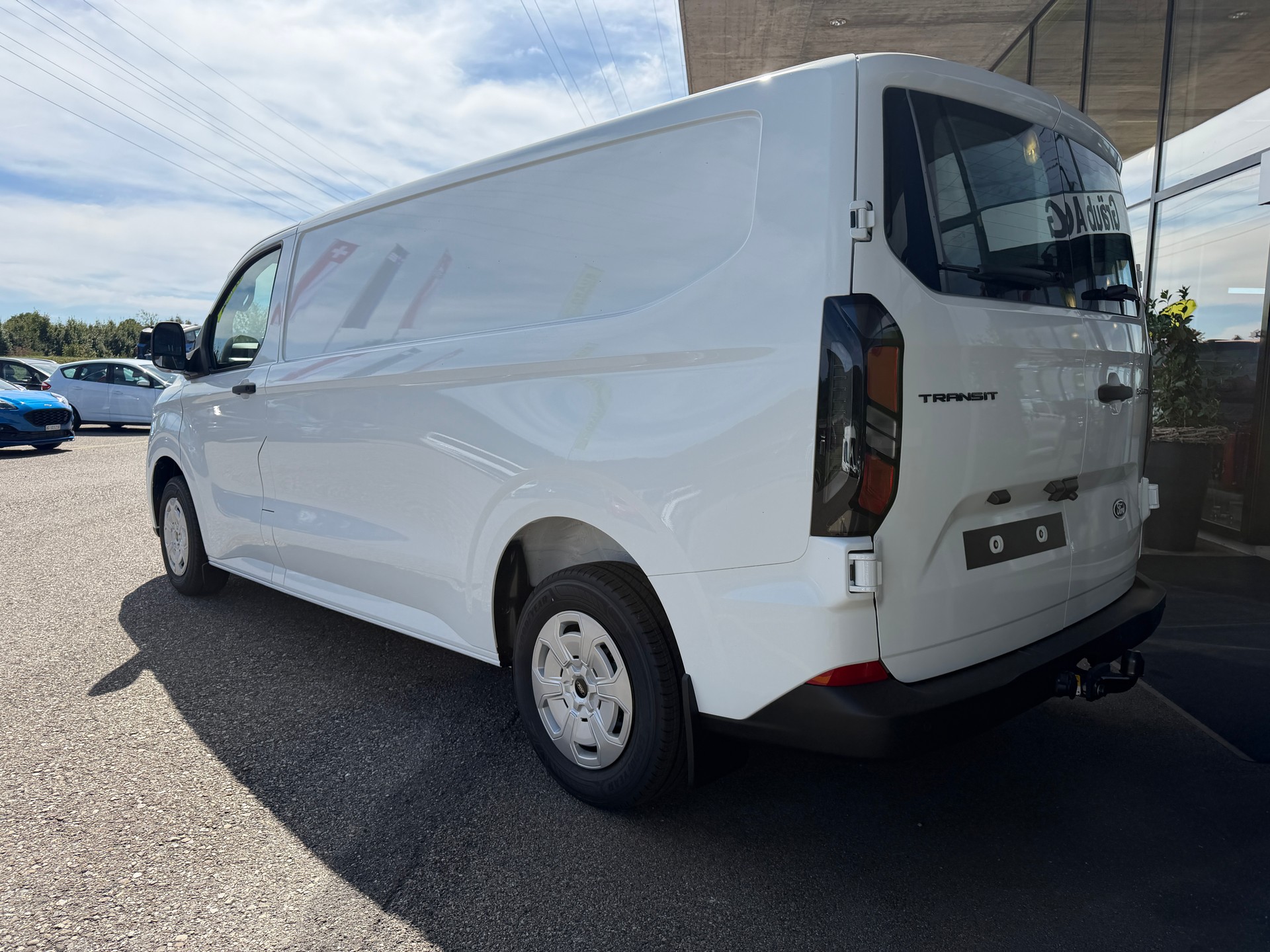 FORD Transit Custom Van 320 L2H1 Trend Automat-image-4